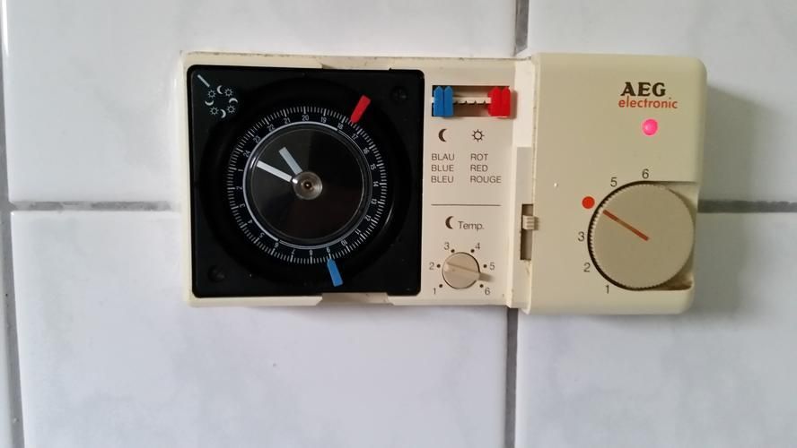 Vervangen van een klokthermostaat voor electrische vloerverwarming Werkspot