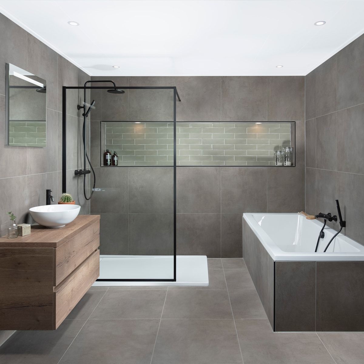 Badkamer Naar boven verplaatsen badkamer en installatie. Werkspot