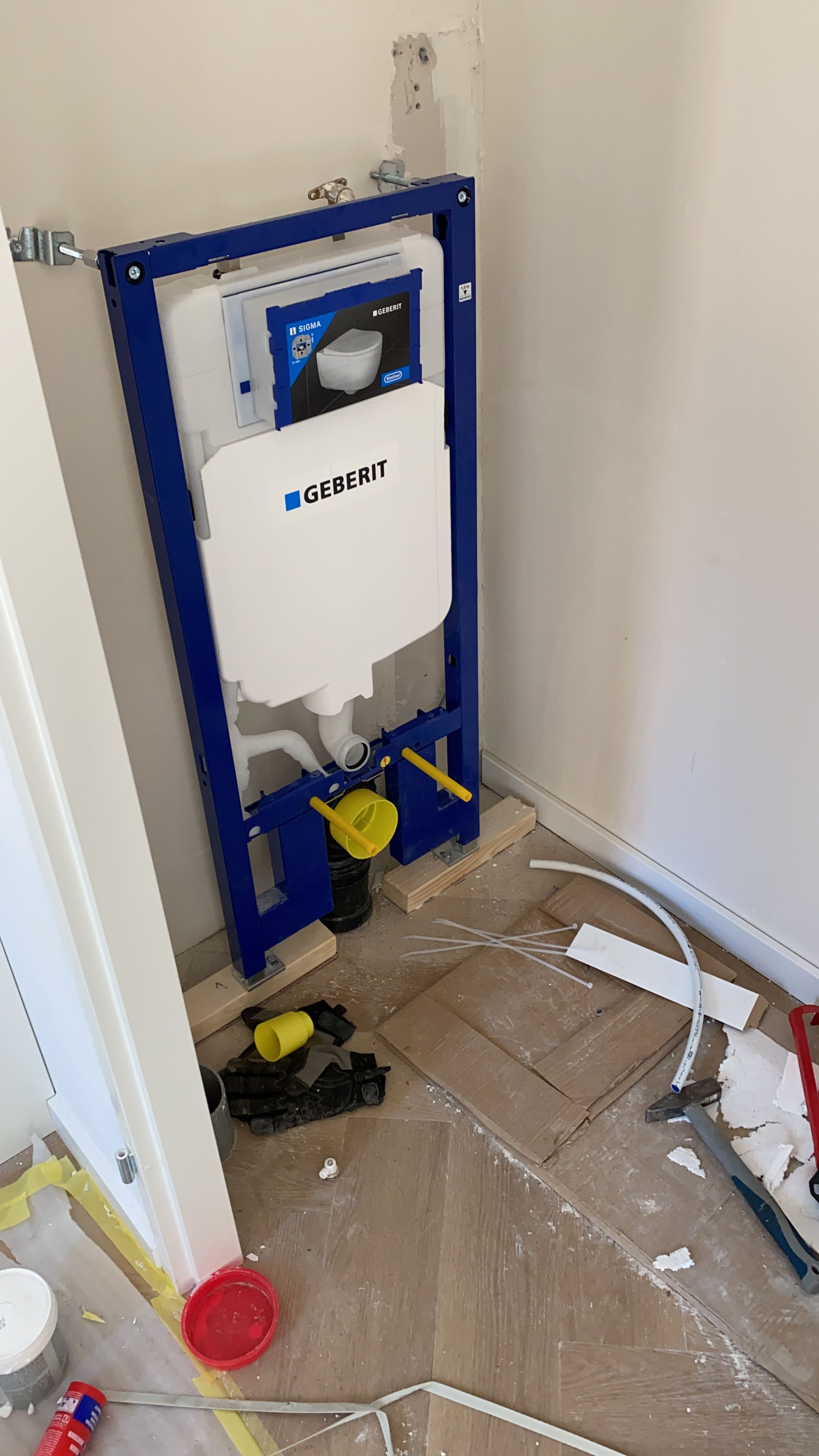 Badkamer Toilet ombouw plaatsen 2x, boven en beneden Werkspot