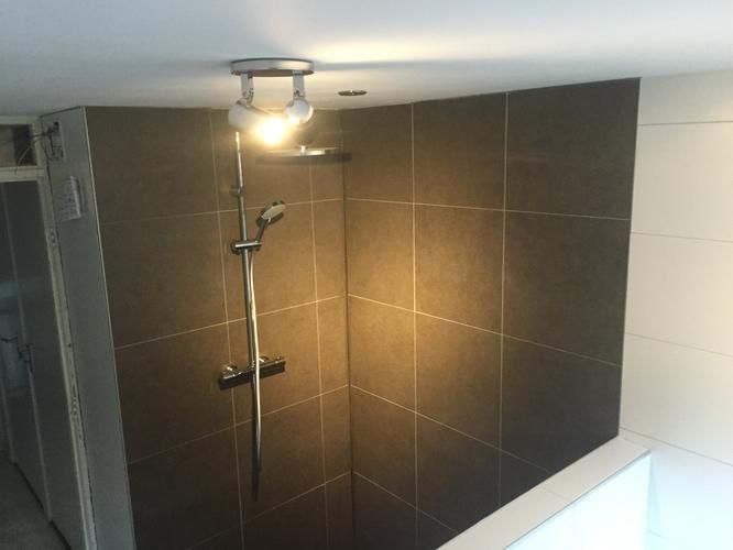 Badkamer kitten 7 vierkante meter met douchecel vloer, wanden en p... Werkspot