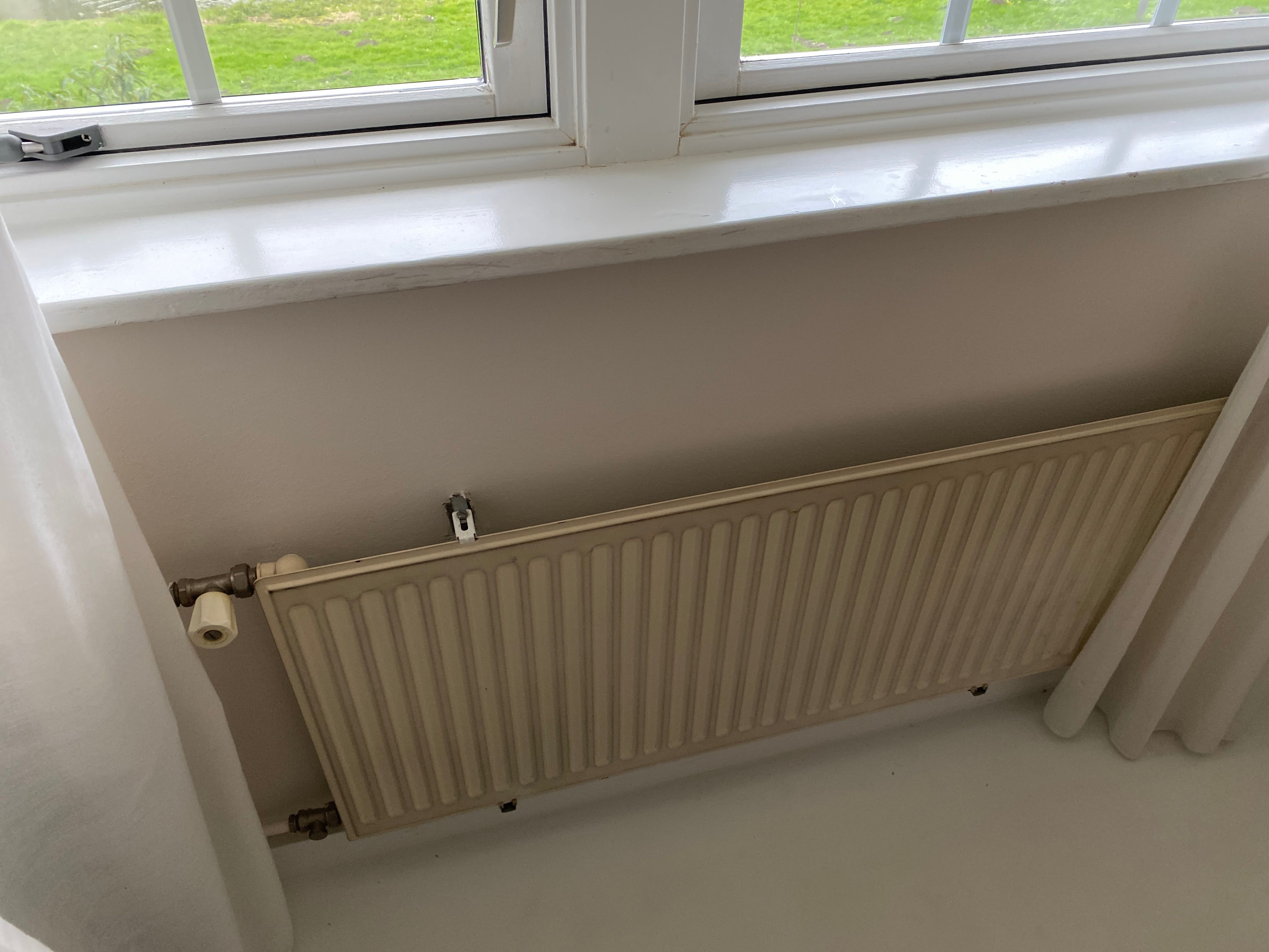 Radiatioren plaatsen of vervangen 7 radiatoren; Nieuwe radiatoren... Werkspot