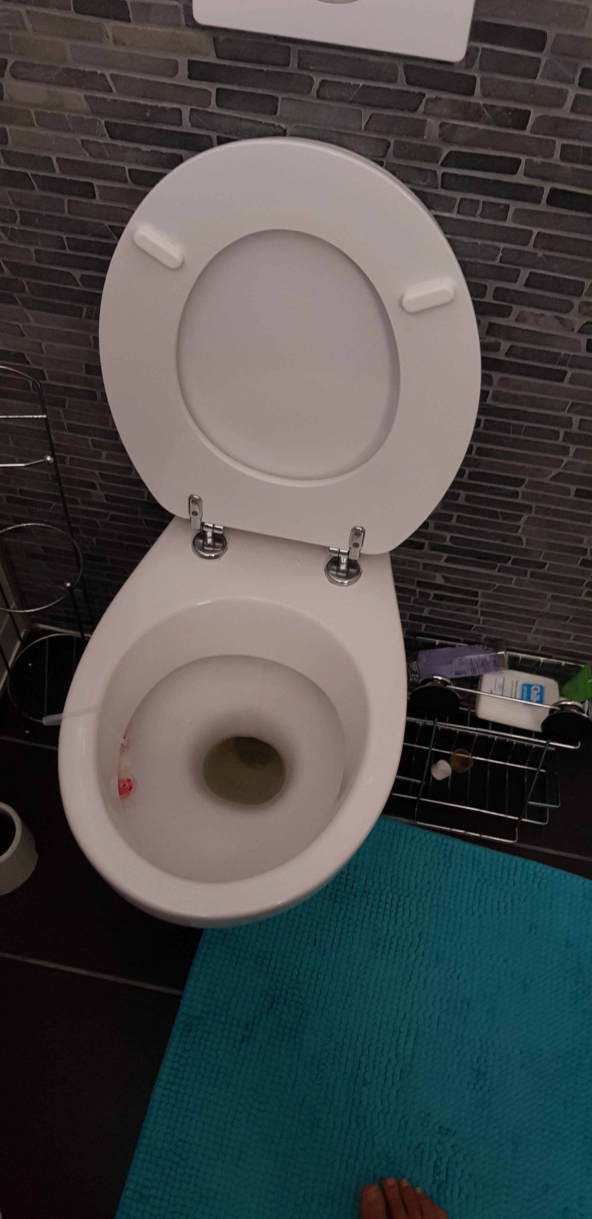 Toilet repareren Na doortrekken vult reservoir niet op, water blij... Werkspot
