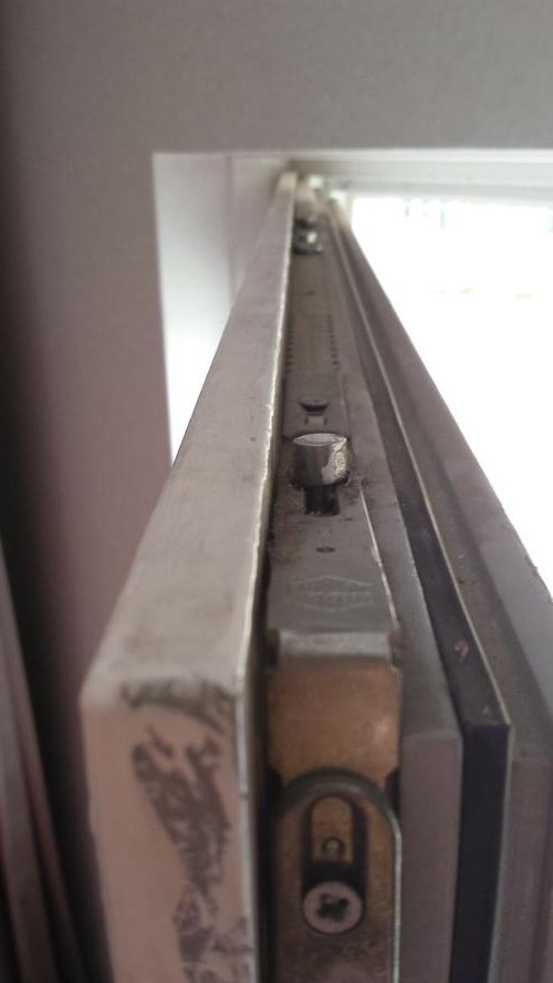 Sluiting draaikiepraam reparatie. Raam sluit niet goed Werkspot