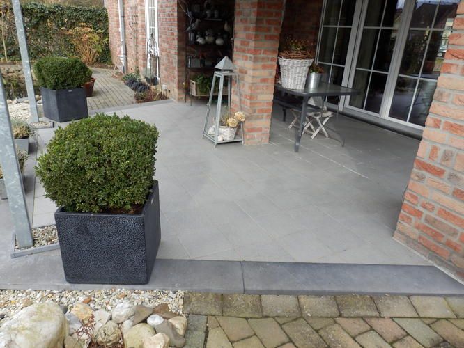 terrastegels voegen eruit en opnieuw voegen. Werkspot