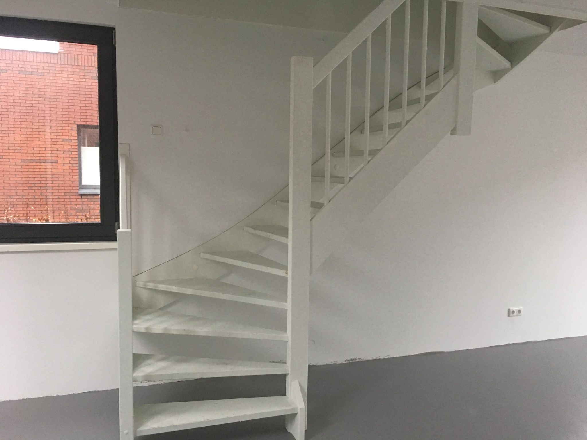 Trap schuren en verven (grondverf) Werkspot