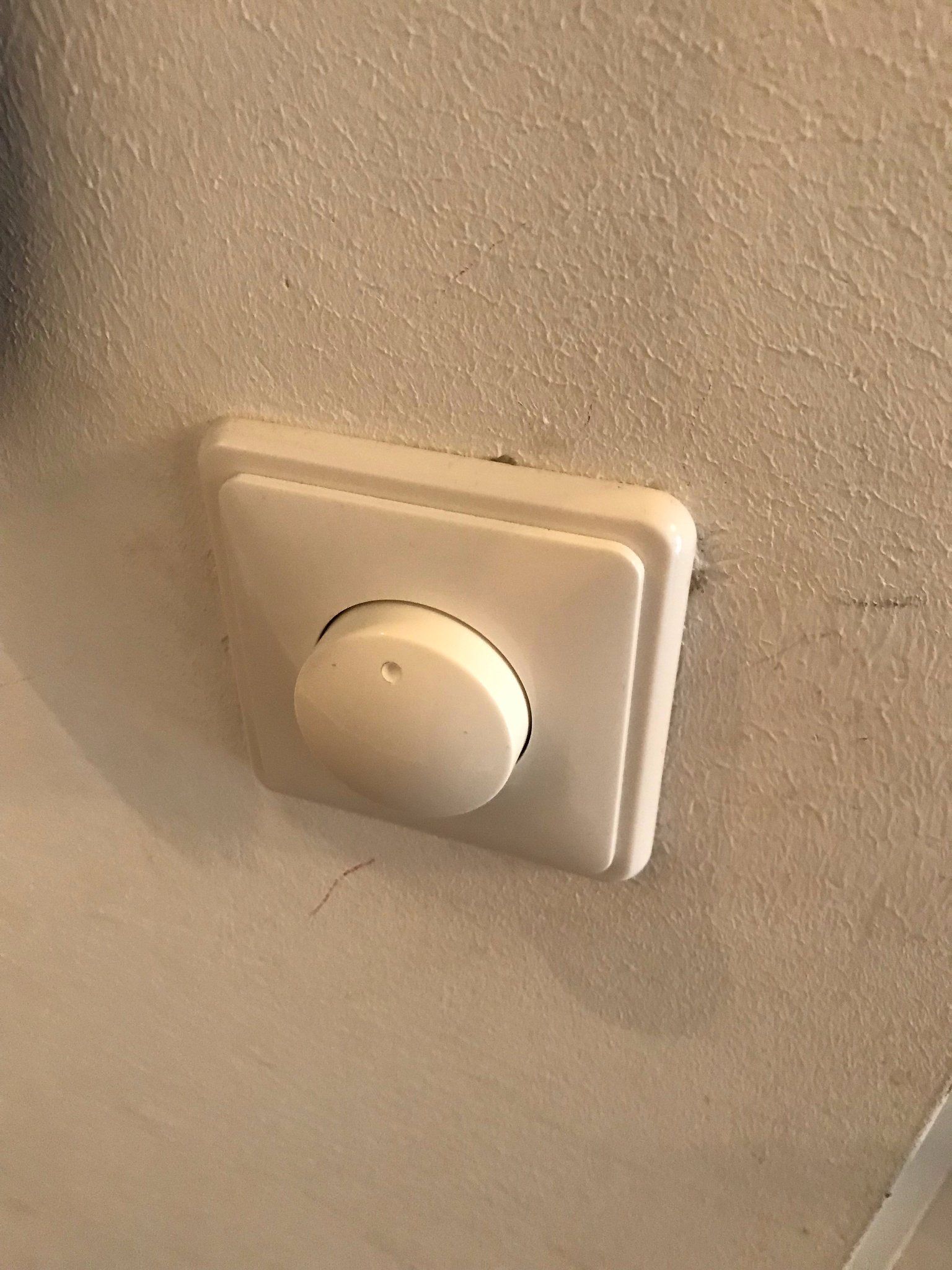 3 schakelaars / dimmers verwijderen + nieuw stopcontact plaatsen Werkspot