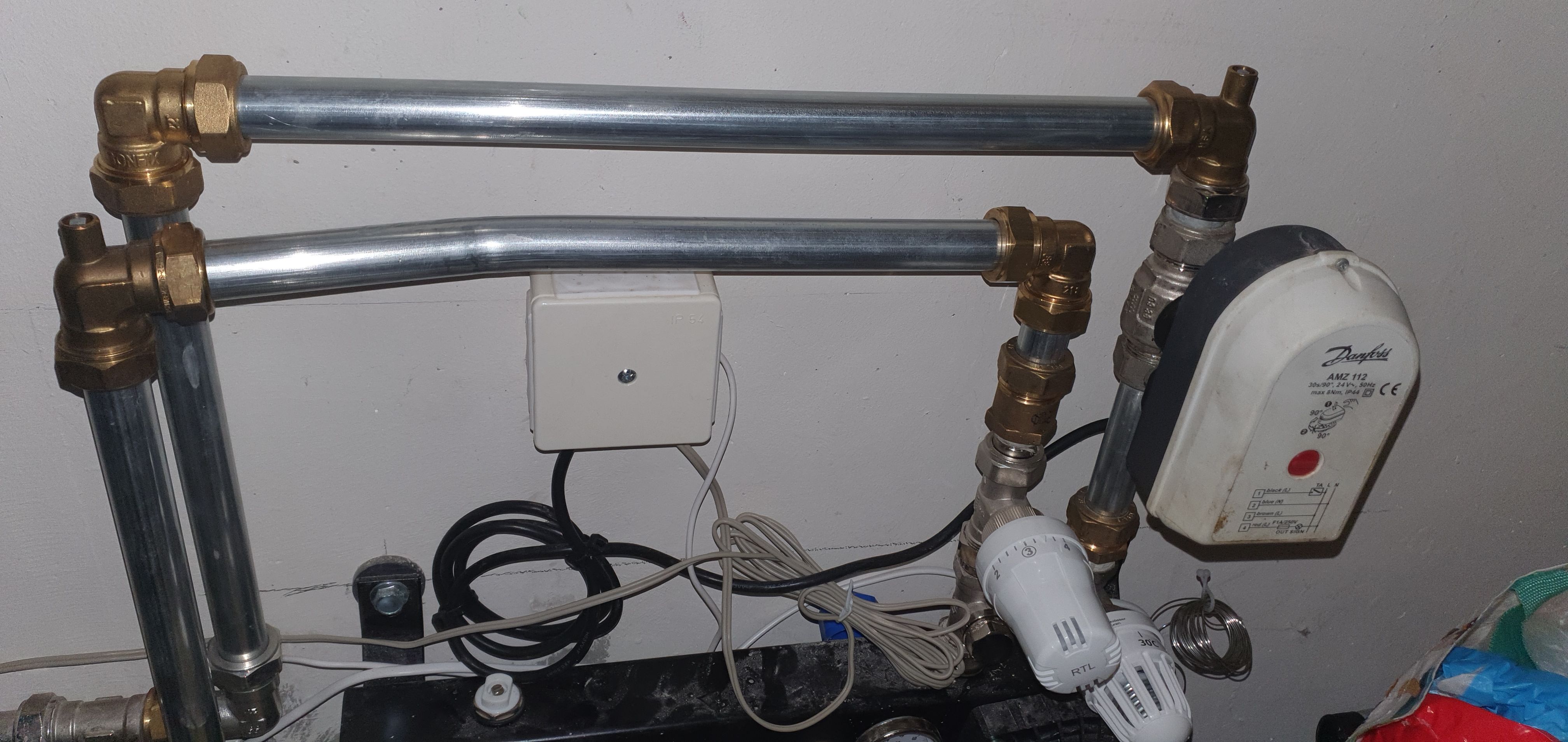 Vloerverwarming: Vervangen van een danfoss amz 112 voor een nieuwe ...