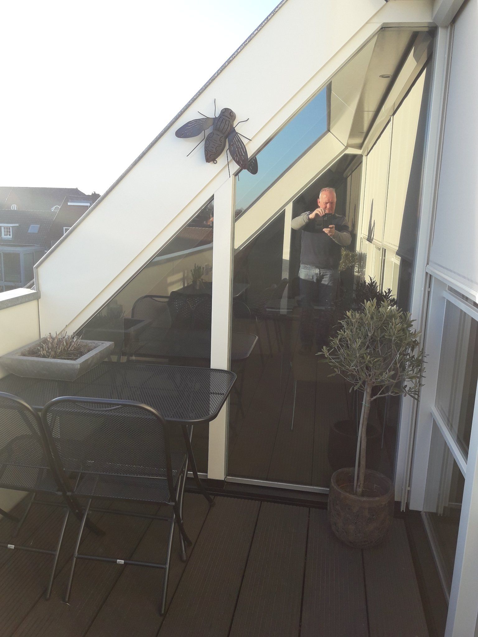 Ramen buiten afkitten ca 16 m1, en douche rand van ca 1 m1 Werkspot