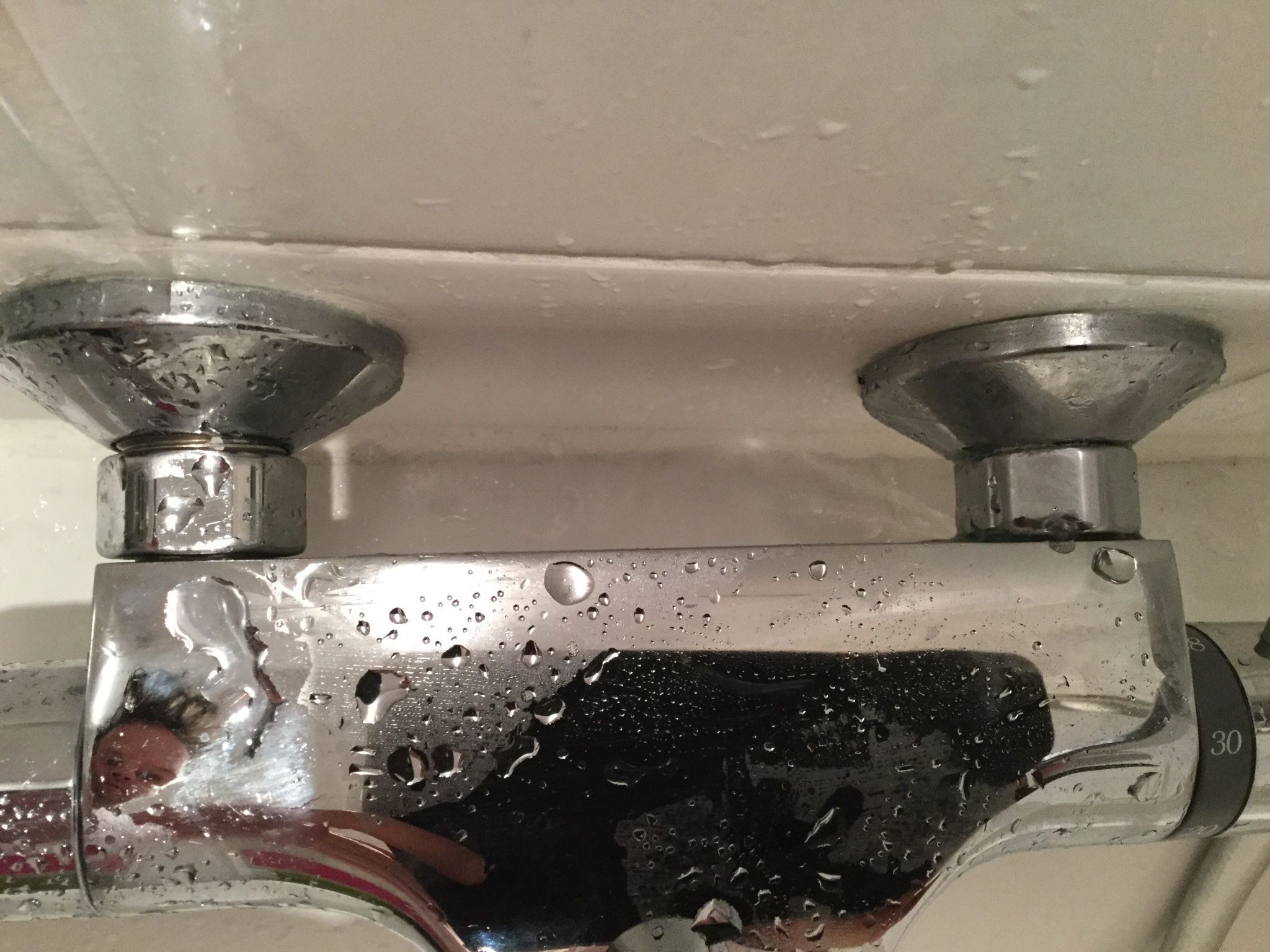 Badkamer kraan lekt op skoppeling Werkspot