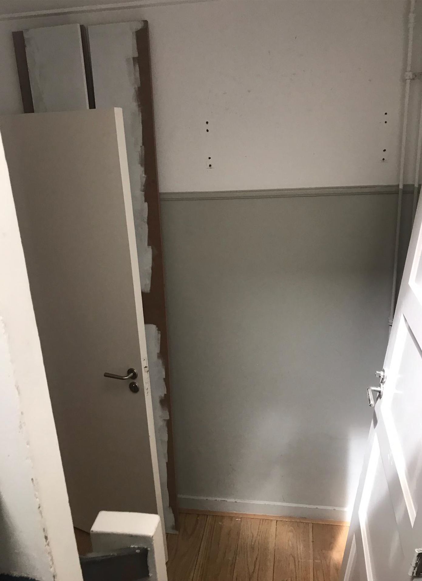 in bestaande muur incl deurpost en deur plaatsen Werkspot