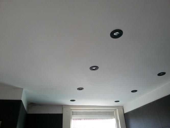 Plafond herstellen badkamer na lekkage Werkspot