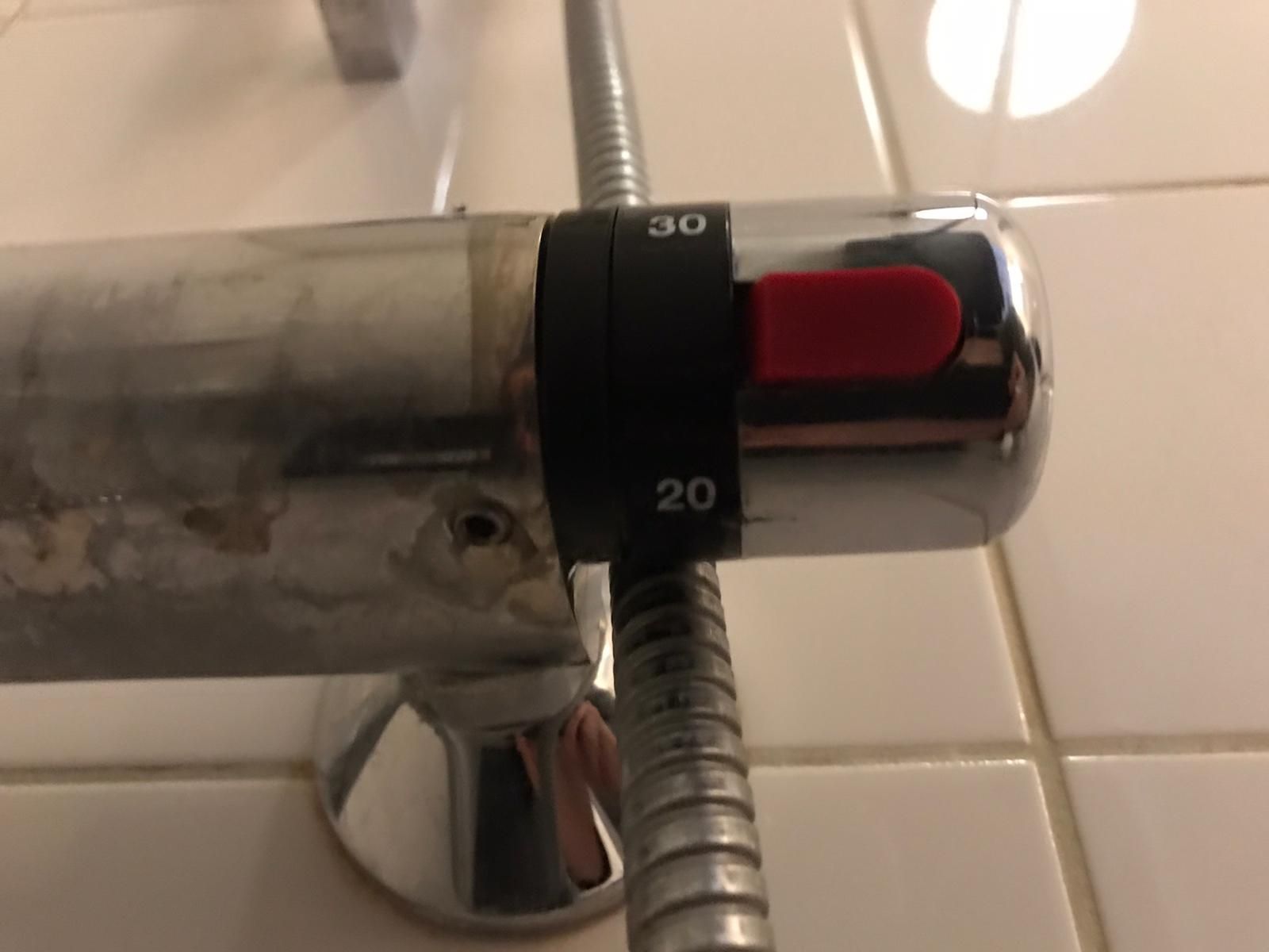 Kraan 1 kraan; Badkamer; Kranen repareren, Douchekraan zit vast Werkspot