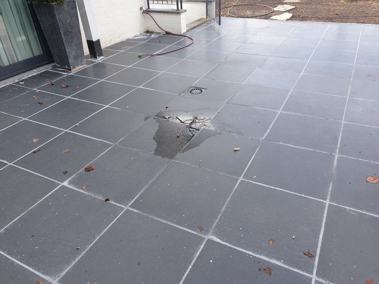Constructie Pergola, Terras 45m2 repareren en opnieuw voegen; Alle... Werkspot