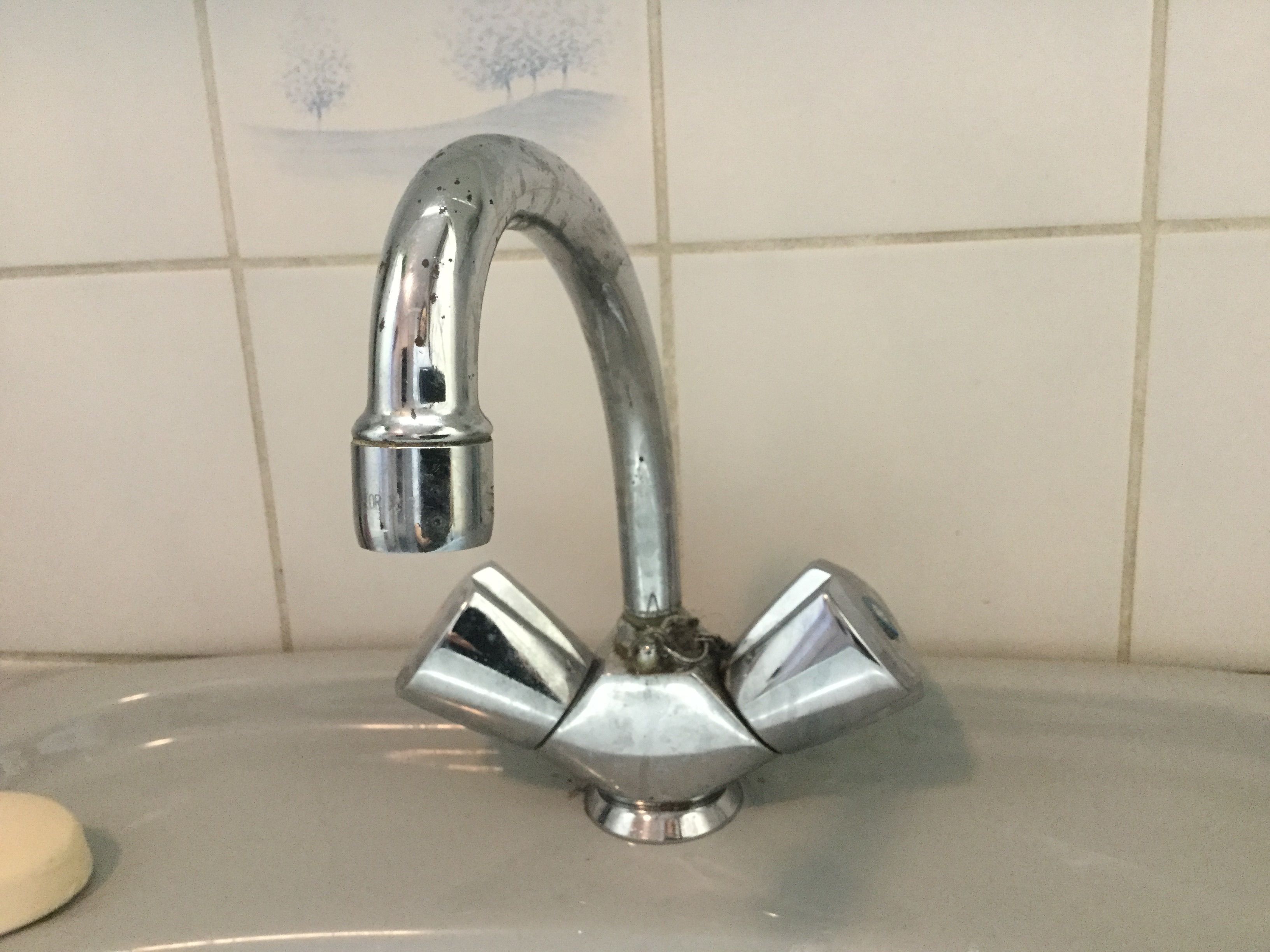 Kraan 2 kranen; Badkamer; Kranen installeren Werkspot