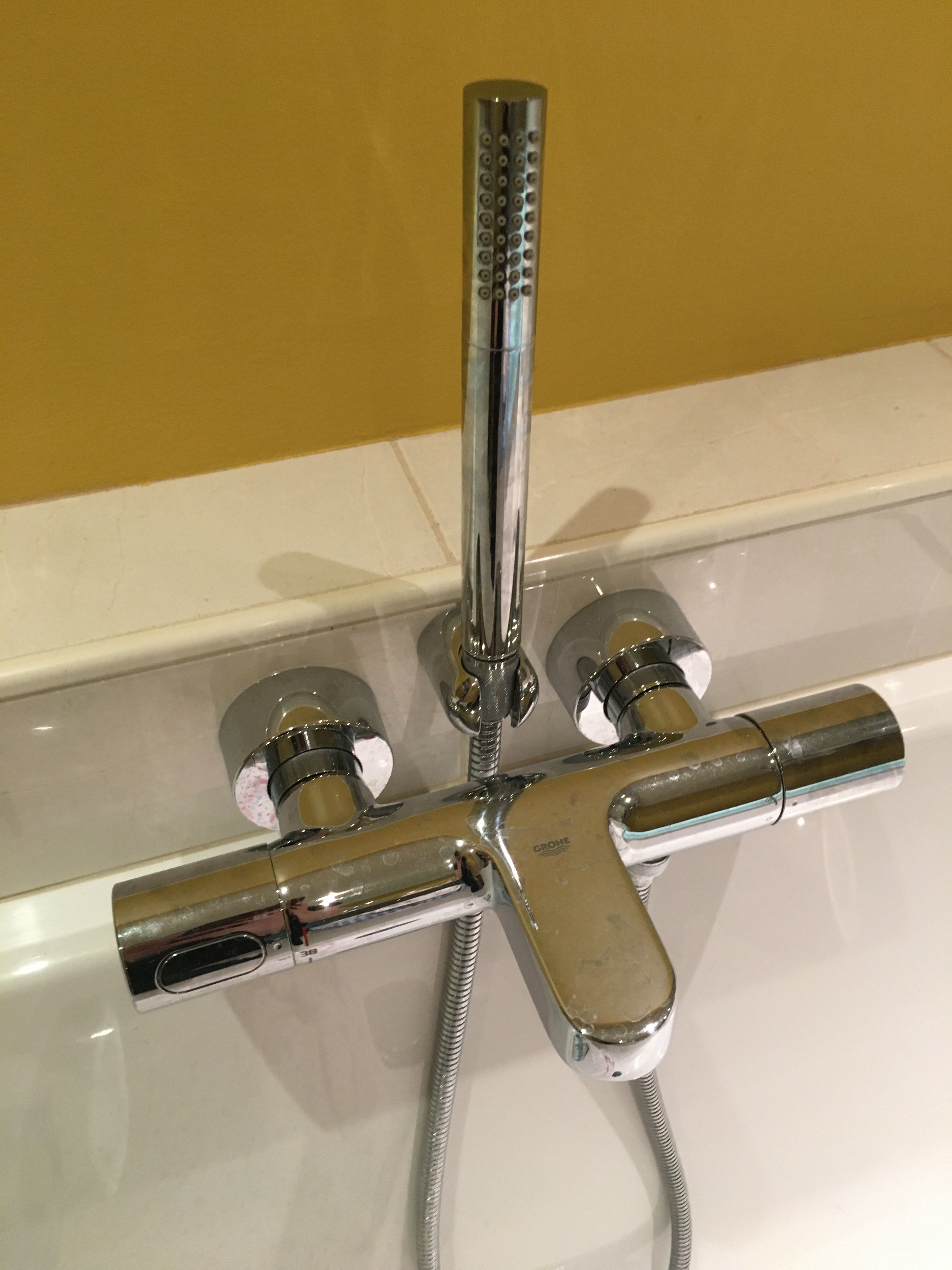 Kraan 3 kranen; Badkamer; Kranen repareren Werkspot