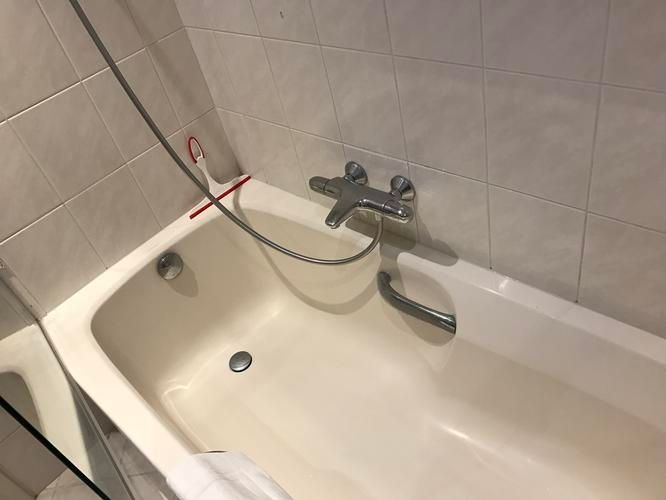 Schitterende Badkamer: Voegen Vervangen Voor Een Frisse Look