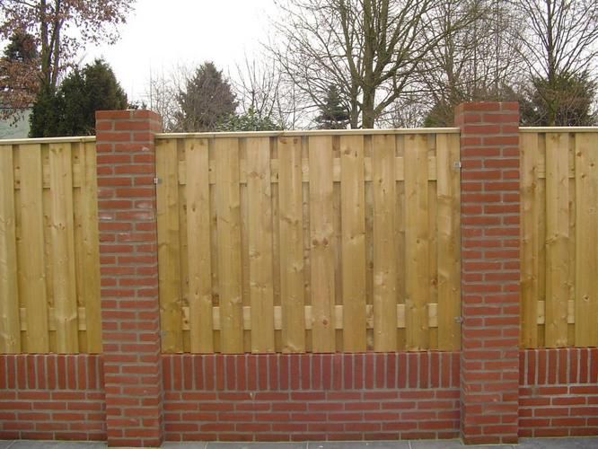 Schutting met gemetselde penanten & ondermuur Werkspot