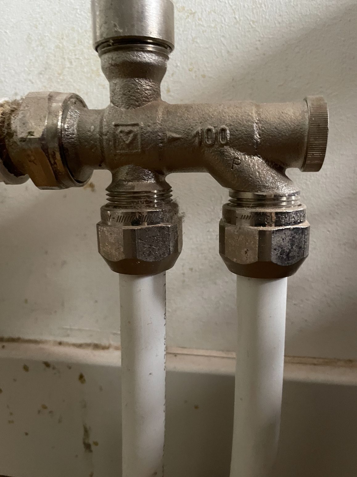 Radiatioren plaatsen of vervangen 1 radiator; Radiator afkoppelen... Werkspot