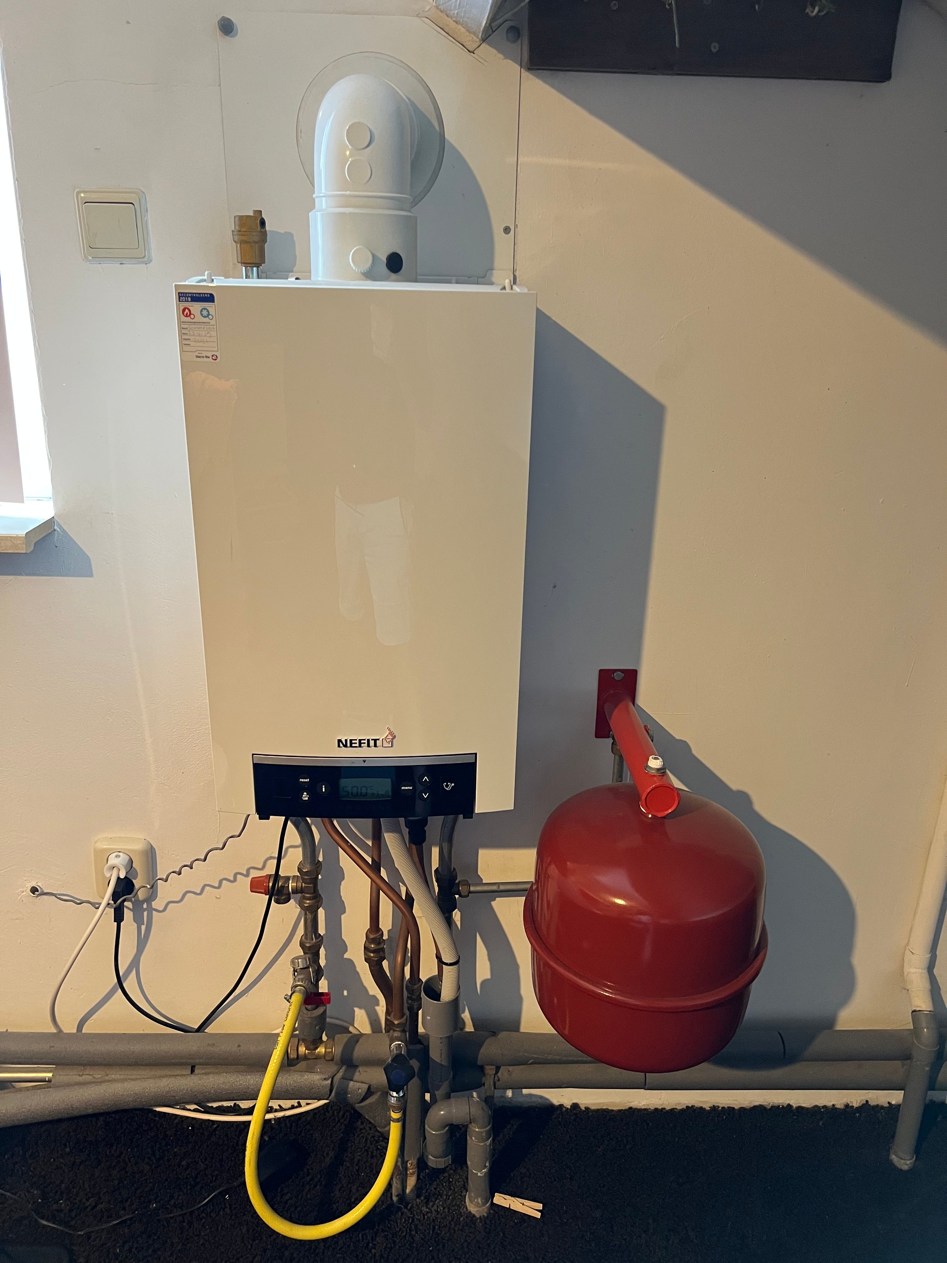 CVketel Installatie, Vervangen oude cv en nieuwe plaatsen; Zolder Werkspot