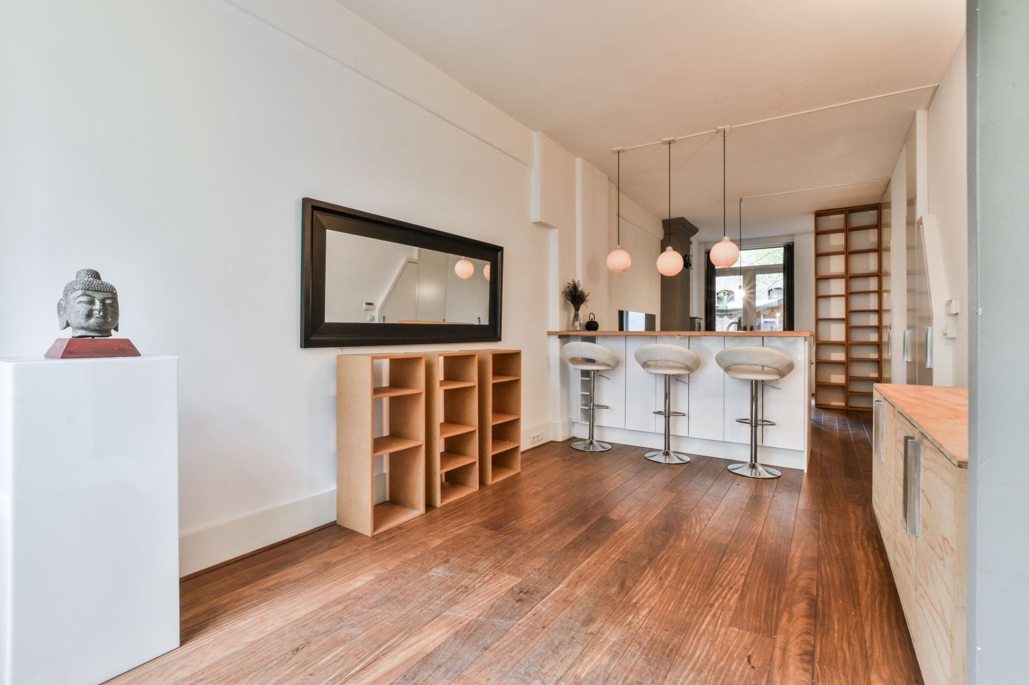 Sand and stain hardwood floors Werkspot