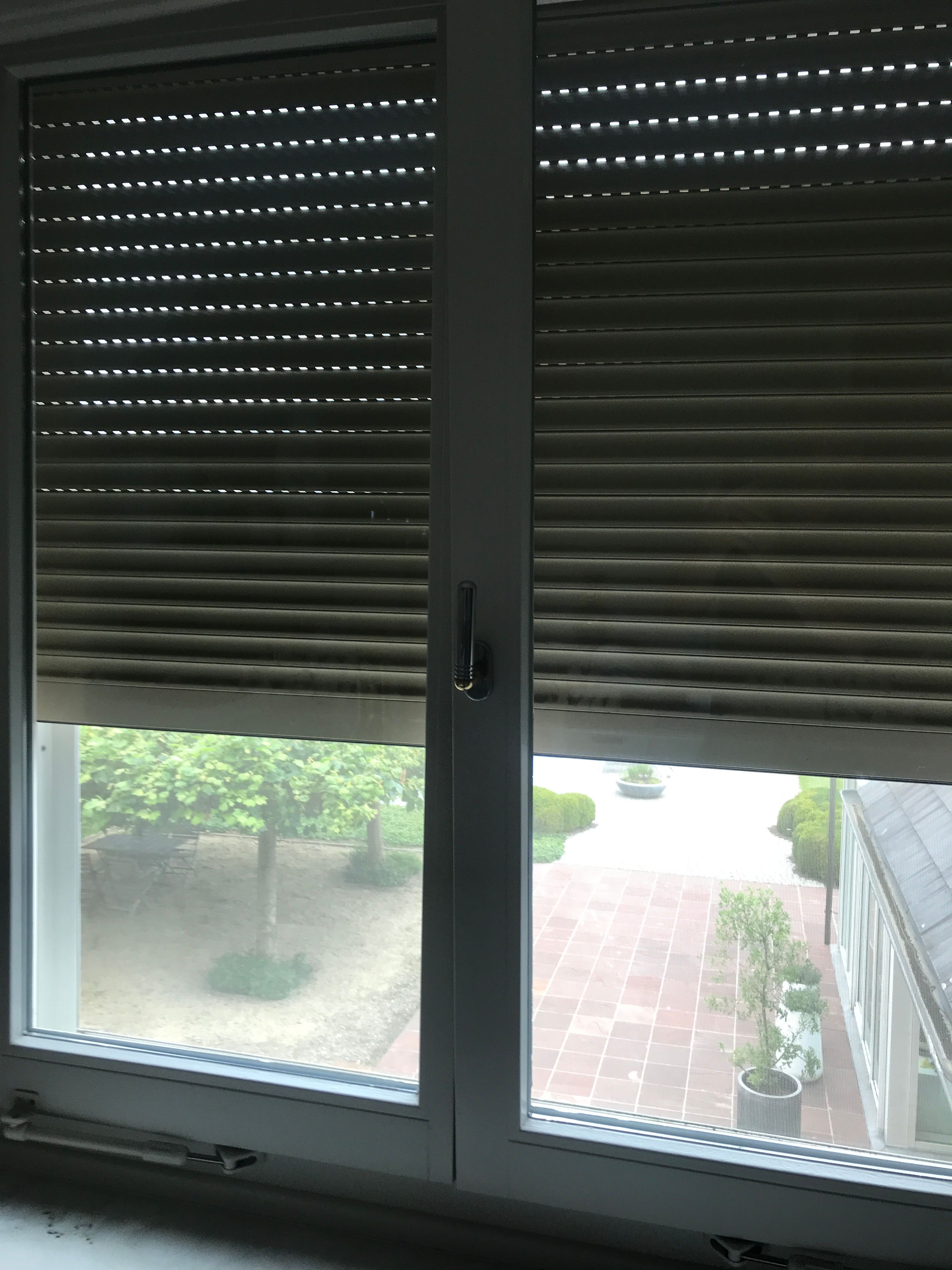Repareren 1 rolluik; Rolluik gaat niet meer omhoog of omlaag Werkspot