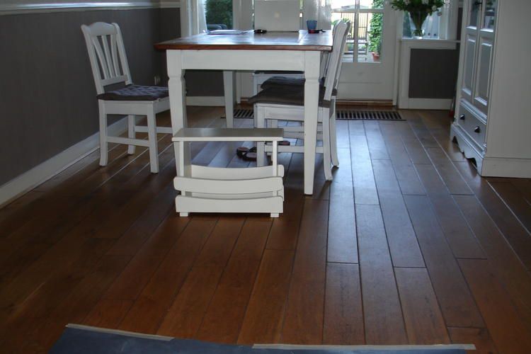 Eiken vloer schuren(Vgroef,45mtr)en olieen. Werkspot