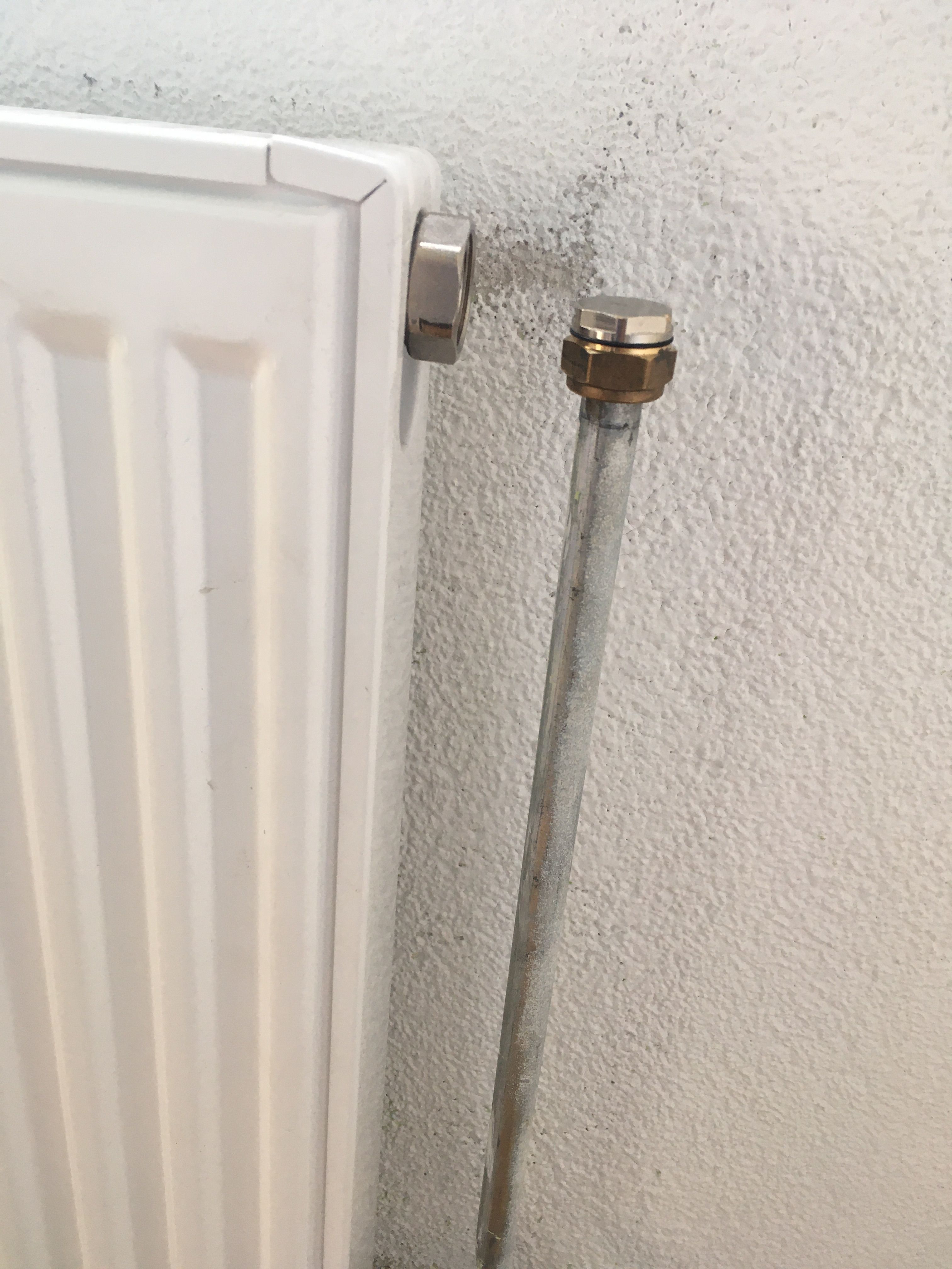 Radiatioren plaatsen of vervangen 1 radiator; Radiator aansluiten Werkspot