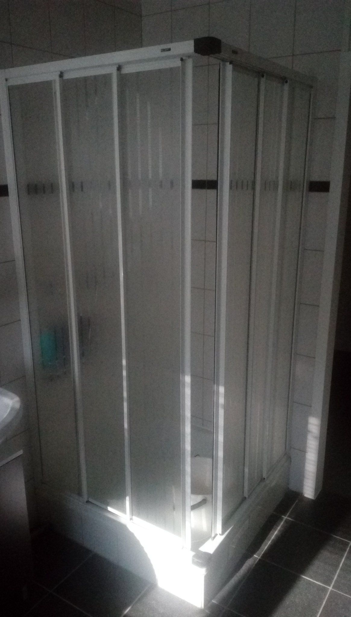 Douchecabine plaatsen op bak Werkspot