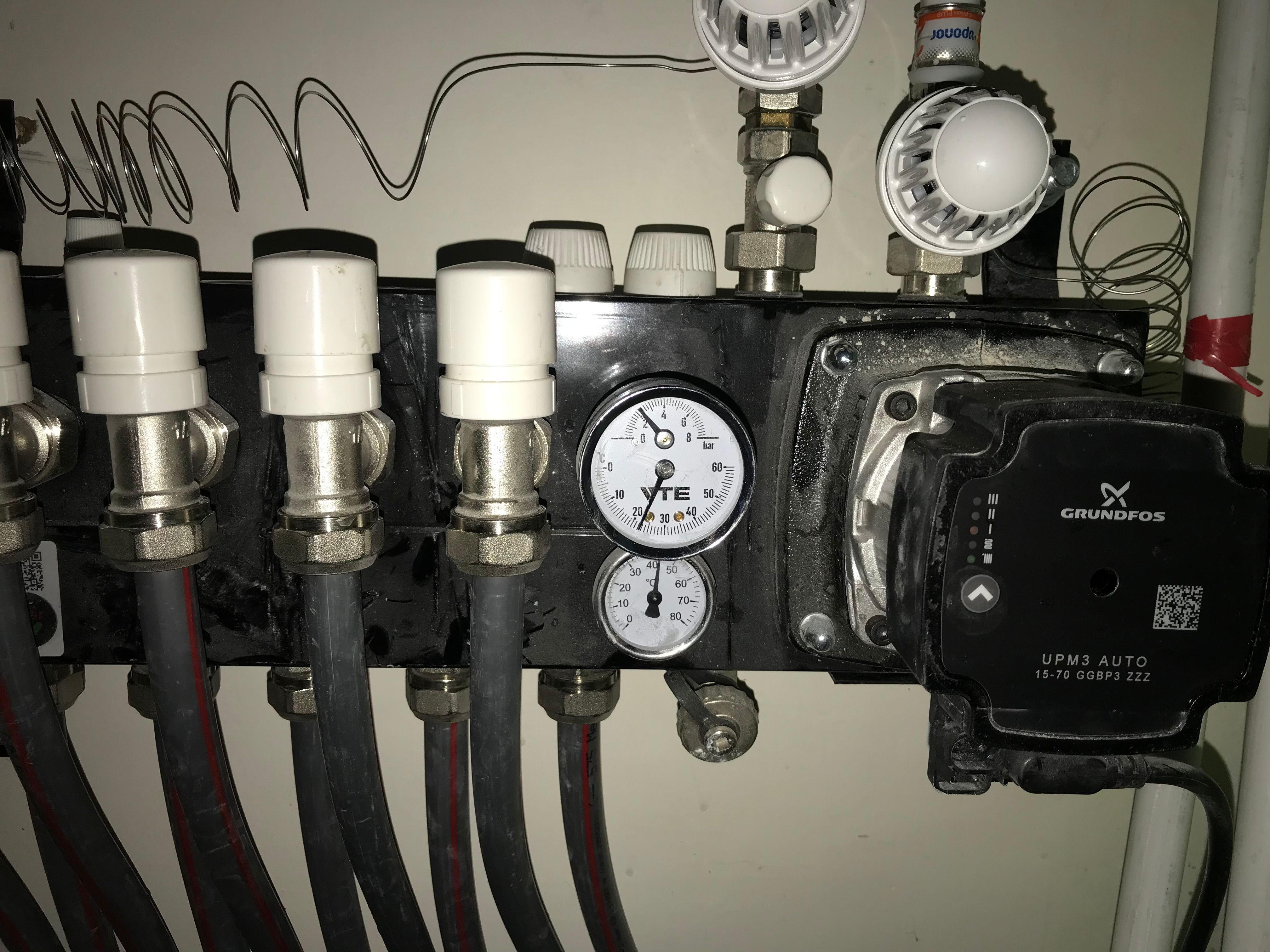 Vloer verwarming 50 m²; Alleen vloerverwarming aansluiten aan verw... Werkspot