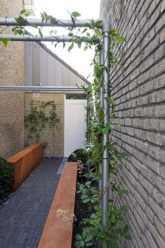 tweedehands heel Horizontaal Pergola van steigerbuizen of douglashout - Werkspot