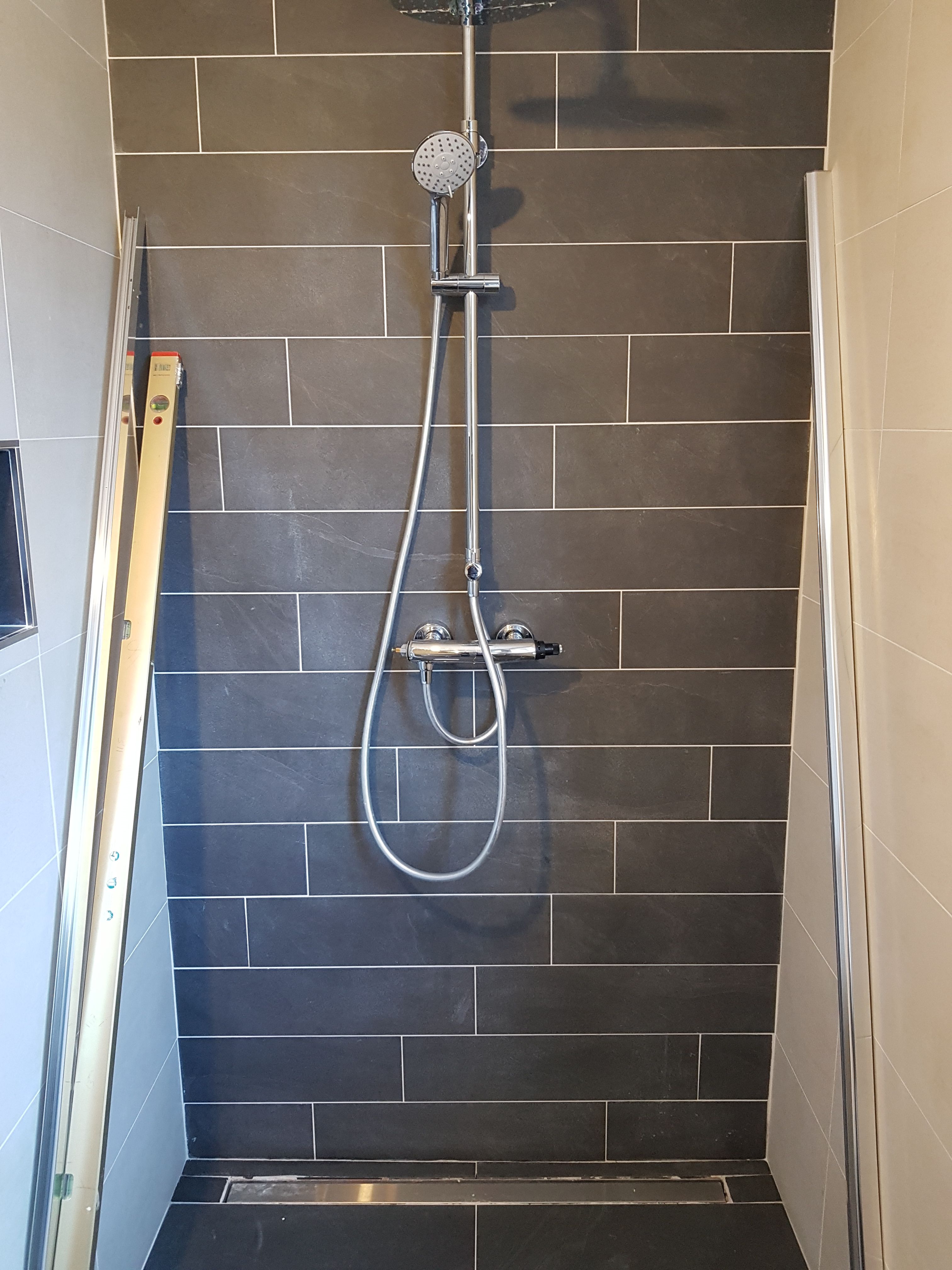 Kitten Toilet, Wastafel, Douche, Tegels Werkspot