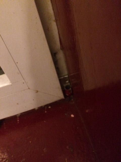 Scharnier draaikiep raam vervangen - Werkspot