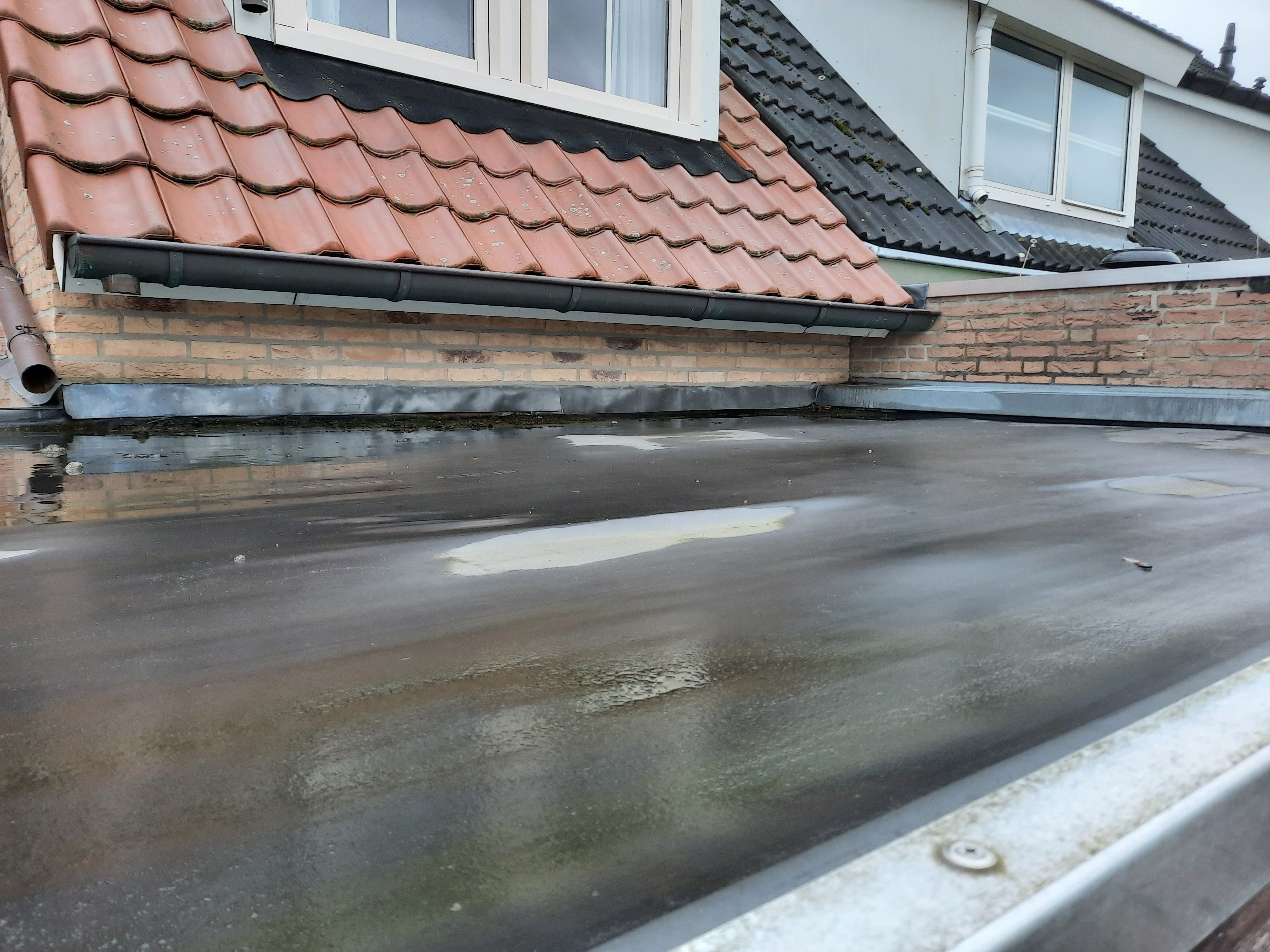 Dakrenovatie 15 m2; Dakbedekking repareren of vervangen; Plat dak Werkspot