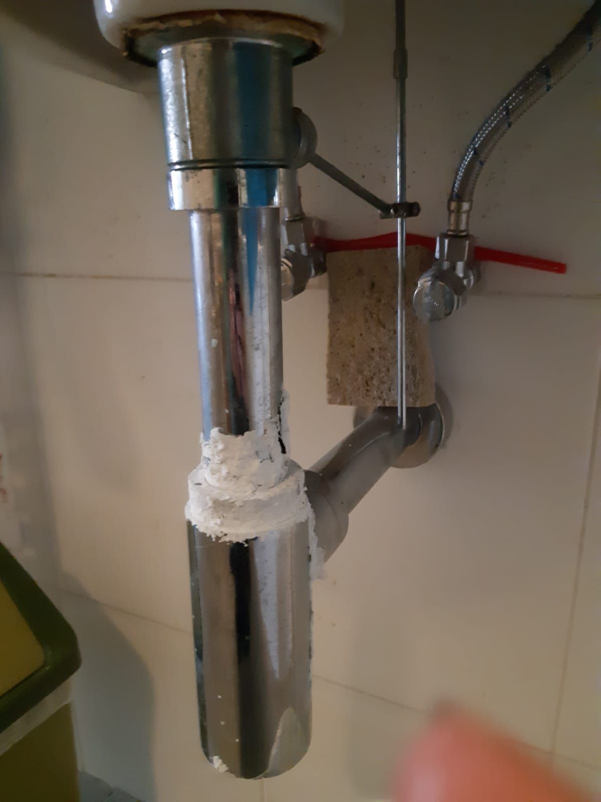 Sanitair plaatsen of vervangen Gootsteen; sifon verwijderen en nie