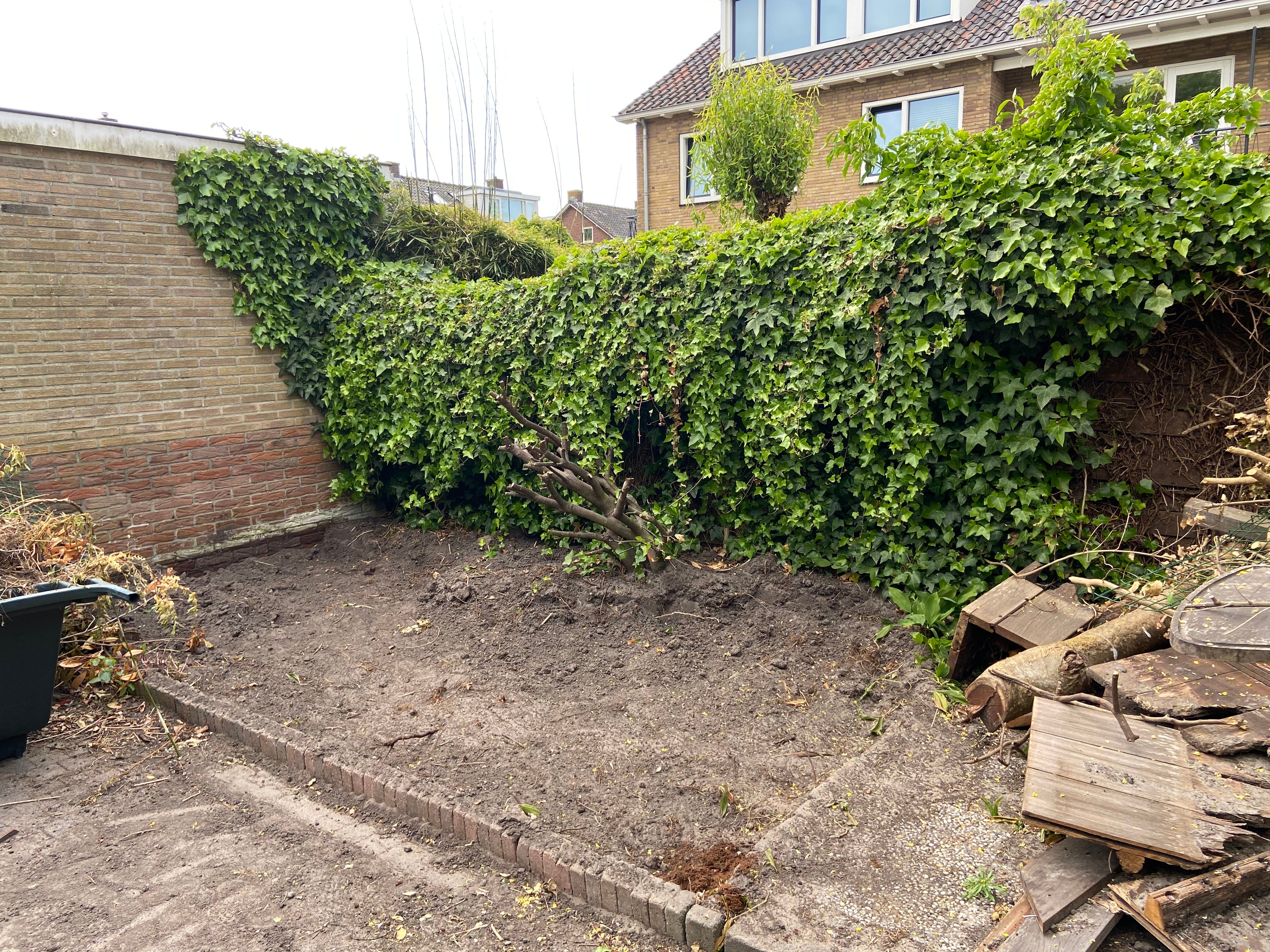 Bestrating: 25 m2; Tuin of Patio; In overleg, Tegels - Werkspot