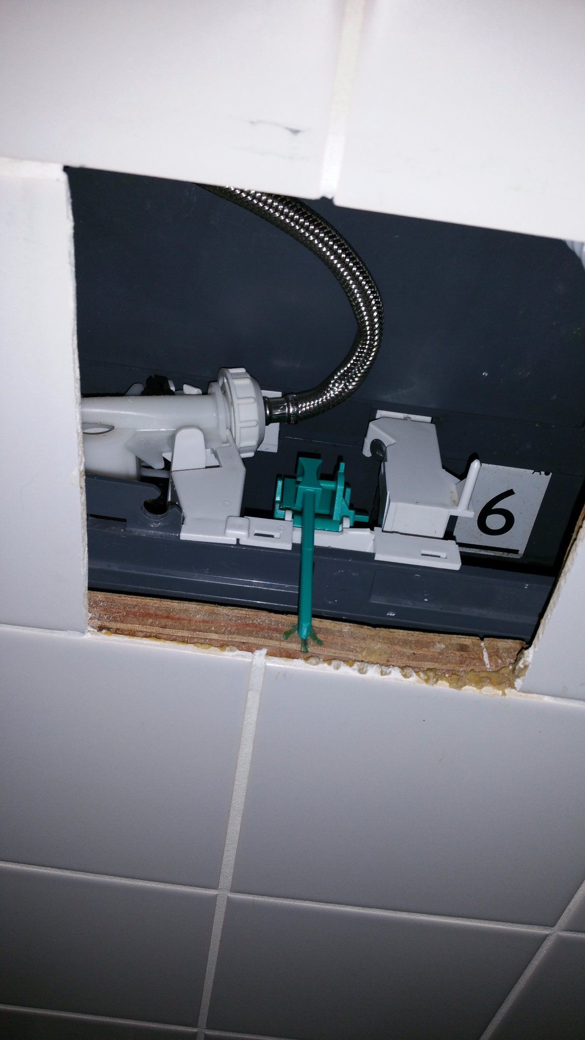 Inbouw toilet repareren in muur Werkspot