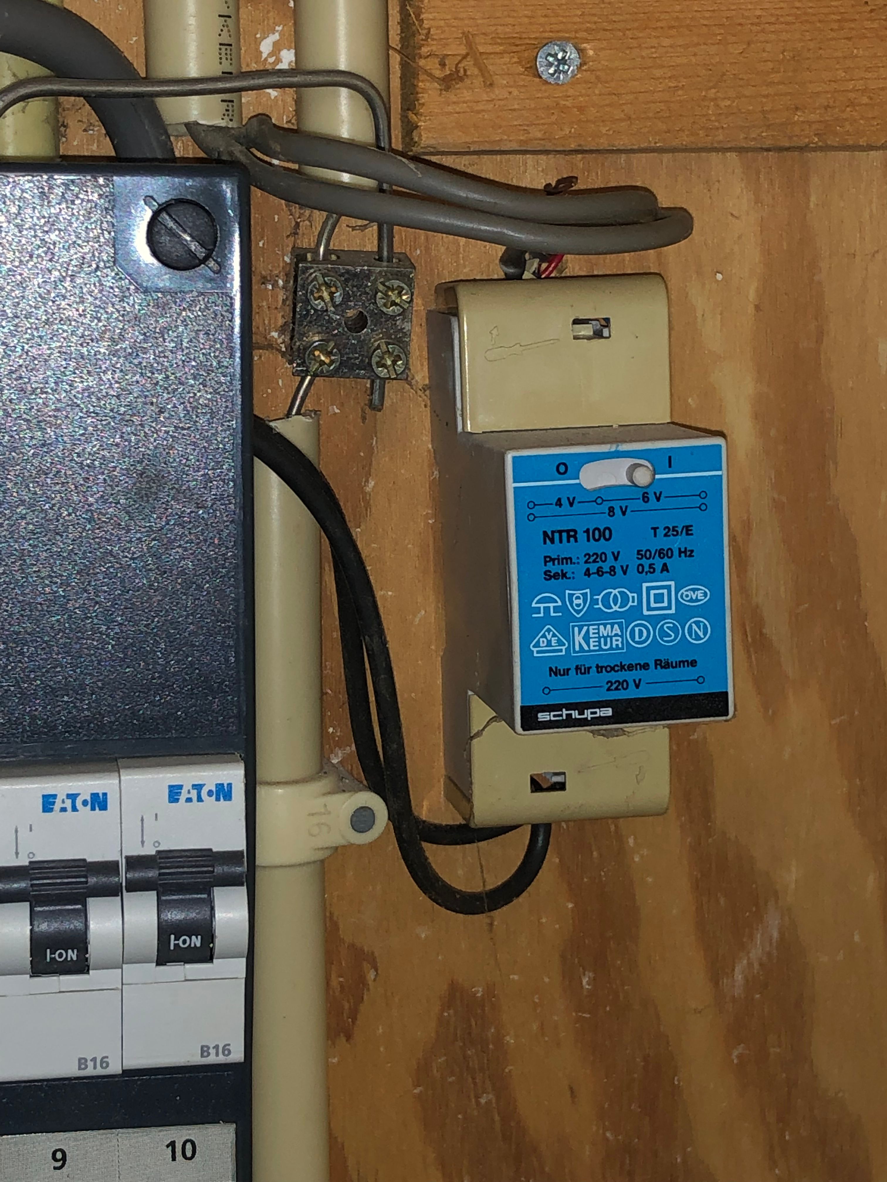 Grommen reparatie Veronderstelling Intercom of deurbel: Bel transformator vervangen in meterkast; Huid... - Werkspot Grommen reparatie Veronderstelling Intercom of deurbel: Bel transformator vervangen in meterkast; Huid... - Werkspot