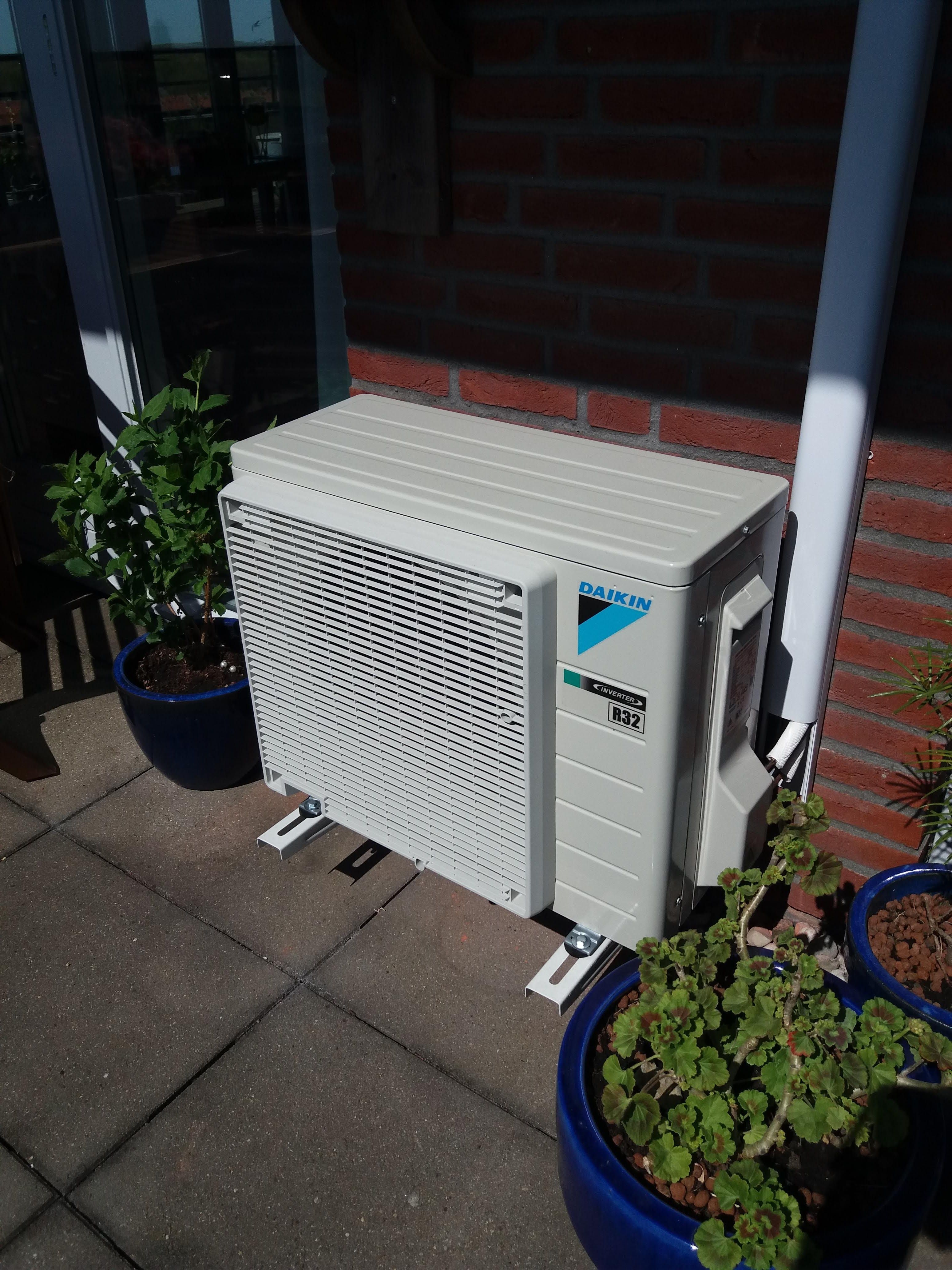 Koof plaatsen Ombouw maken voor airco unit die buiten staat Werkspot