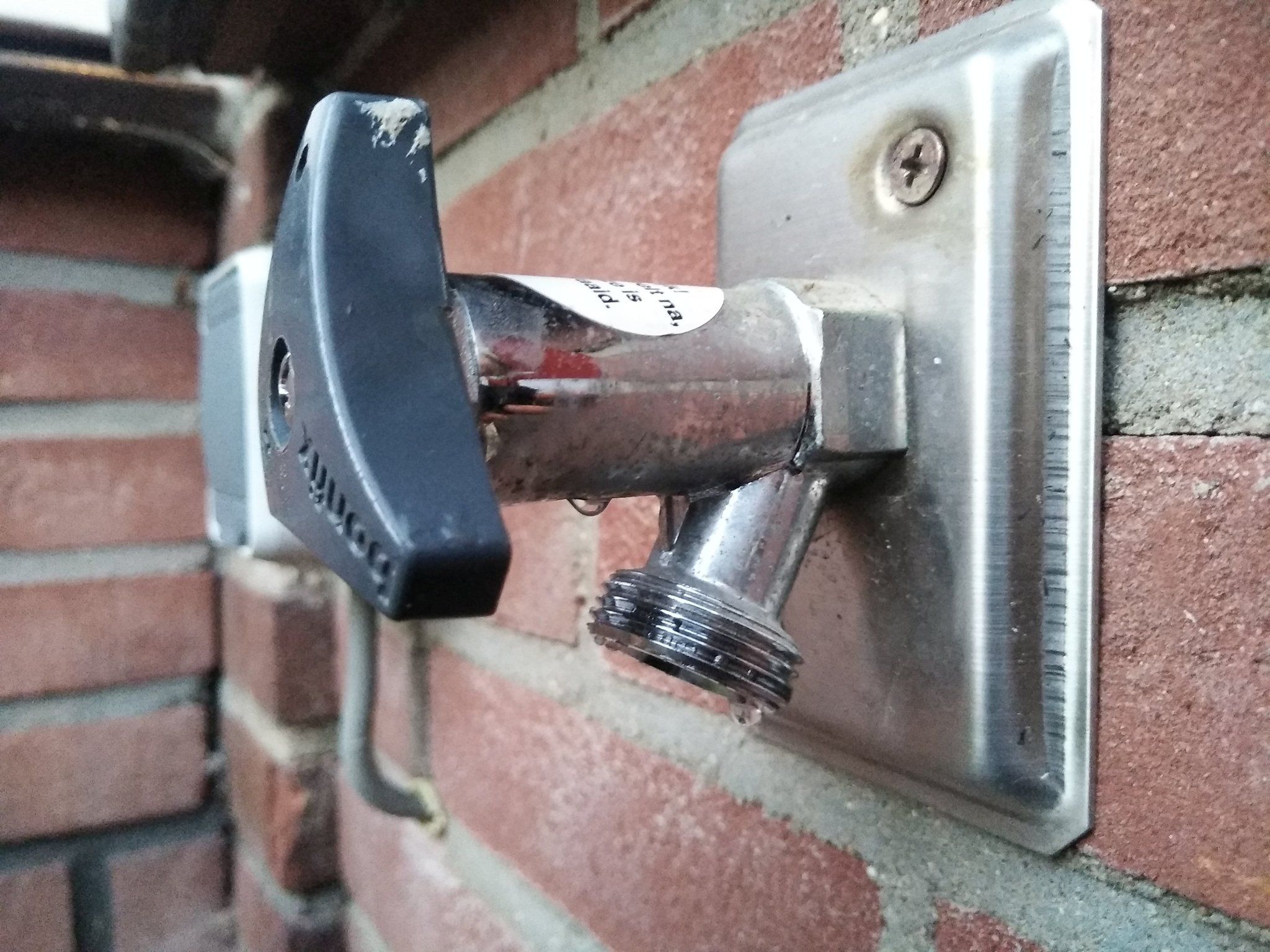 2x Bonfix lekkende vorstvrije buitenkraan repareren Werkspot