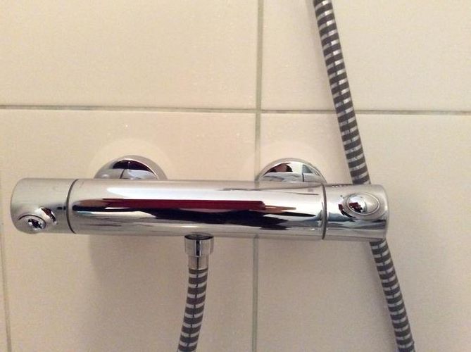 Badstop en kraanleertjes vervangen, en douchemengkraan repareren Werkspot