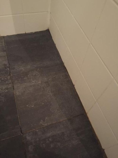 Voegen/metselwerk vloer douche en kit vervangen Werkspot