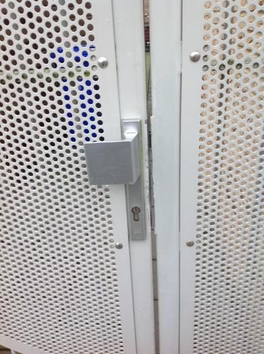 Slot Op Bestaande Deur Beveiliging Slot Op Bestaande Deur Beveiliging