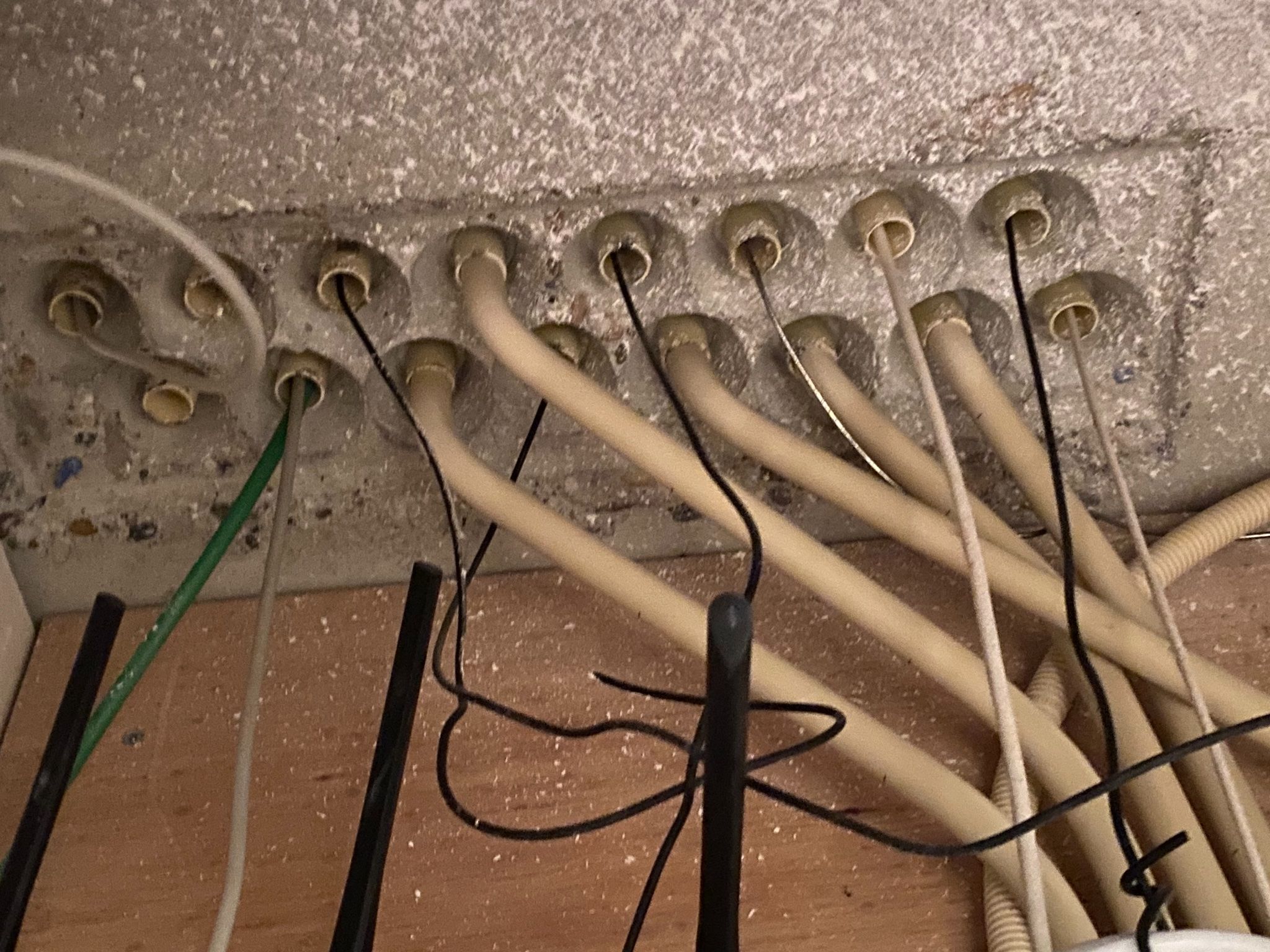 Netwerk kabel Installeren; Trekken/aanleggen utp poorten/kabels Werkspot