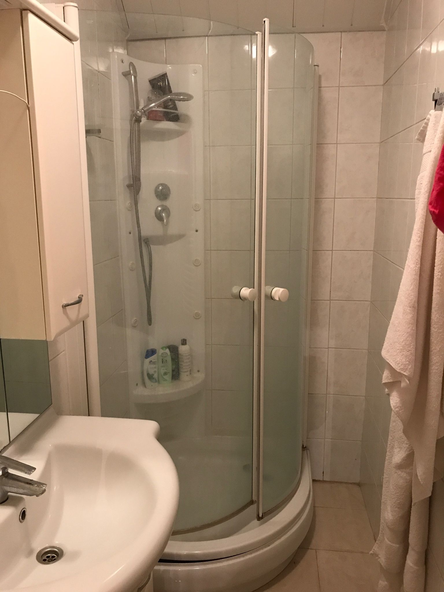 Douchecabine vervangen door douche met lage instap Werkspot