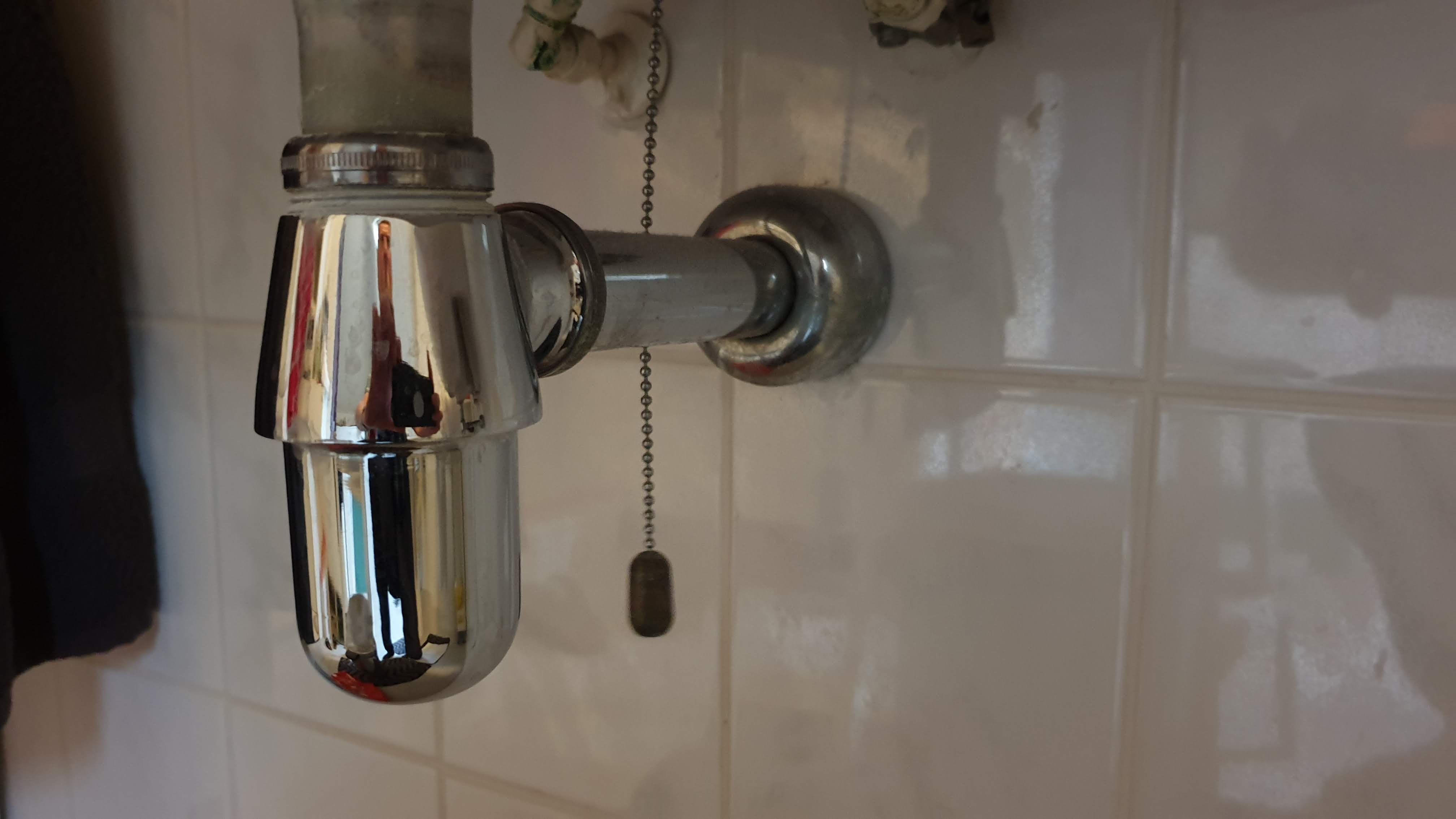 Riolering en afvoer Afvoer verstopt, Repararen of vervangen sifon