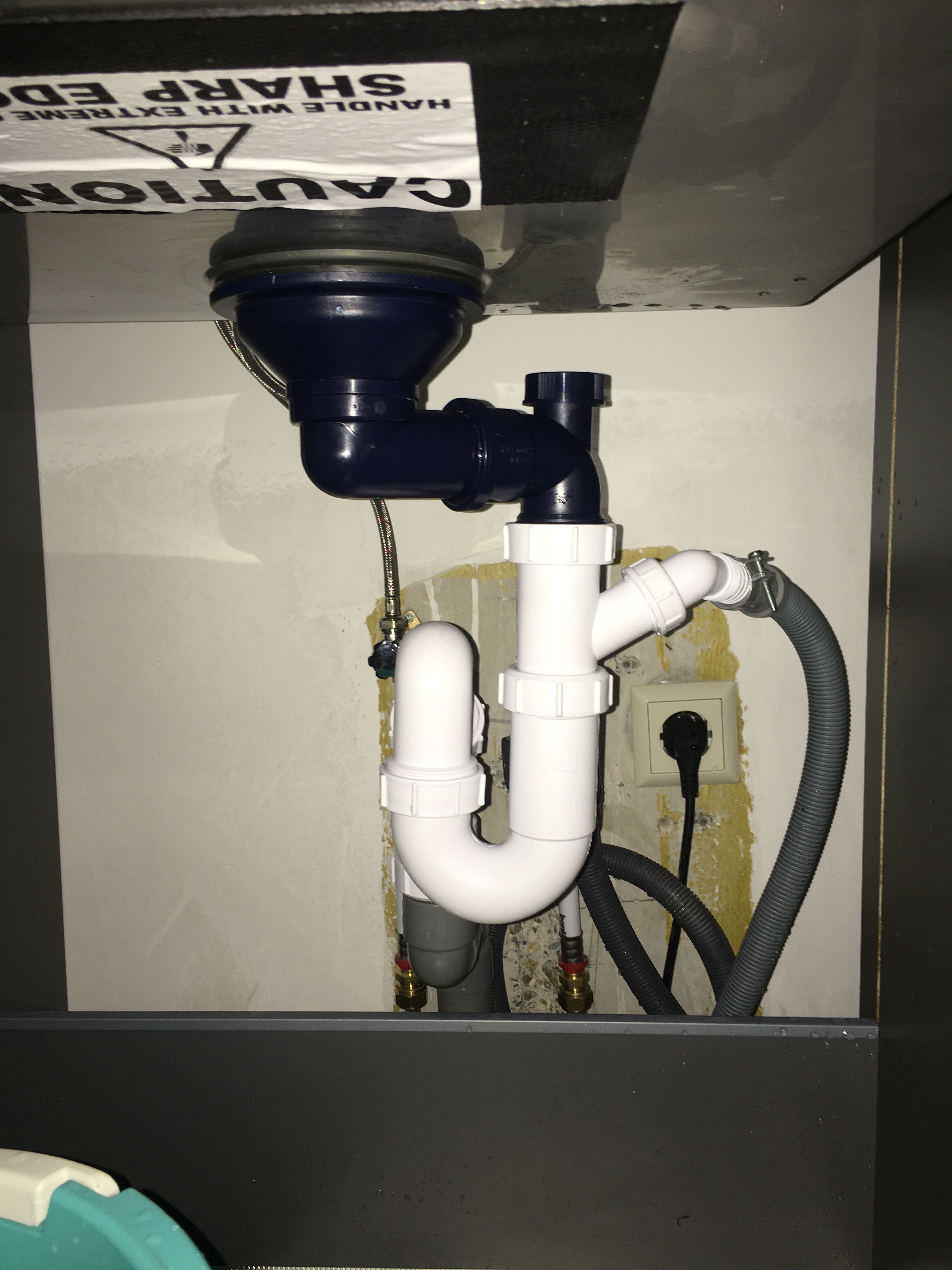 Riolering en afvoer Afvoer verstopt, Wasbak keuken loopt water nie... Werkspot