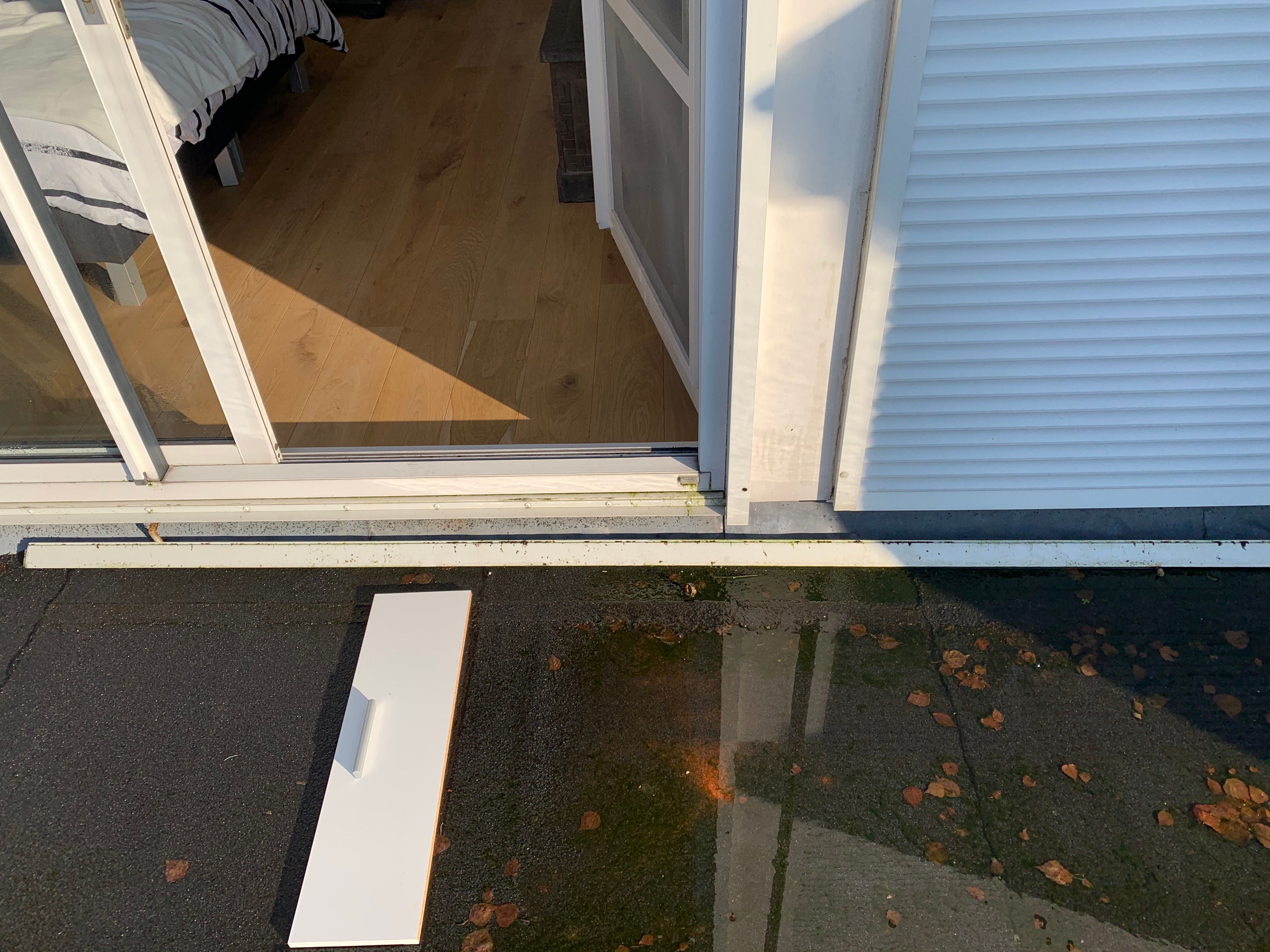 Repareren 2 rolluiken; Rolluiken willen niet meer omhoog en omlaag Werkspot