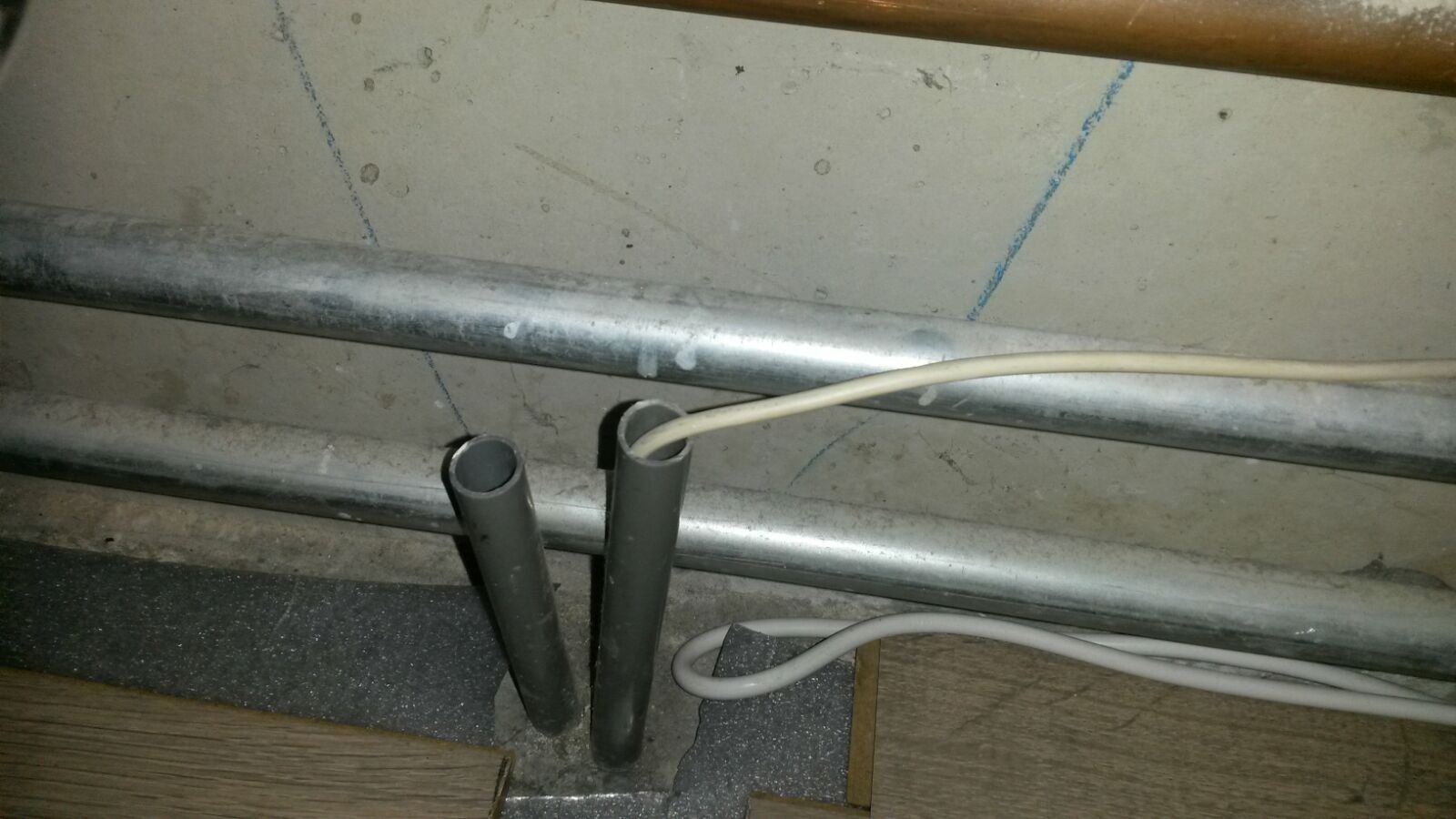 Kabel trekken door loze leiding vanaf meterkast naar zolder Werkspot