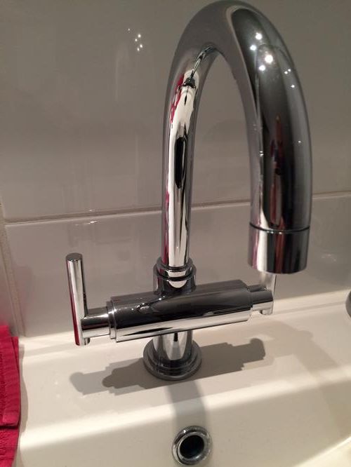 Badkamer wastafel druppende kraan repareren Werkspot