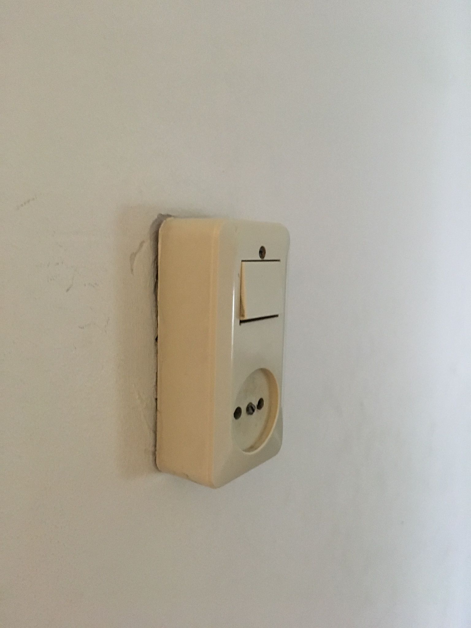 vervangen opbouw stopcontact naar wandstopcontact (lichtpunt) Werkspot